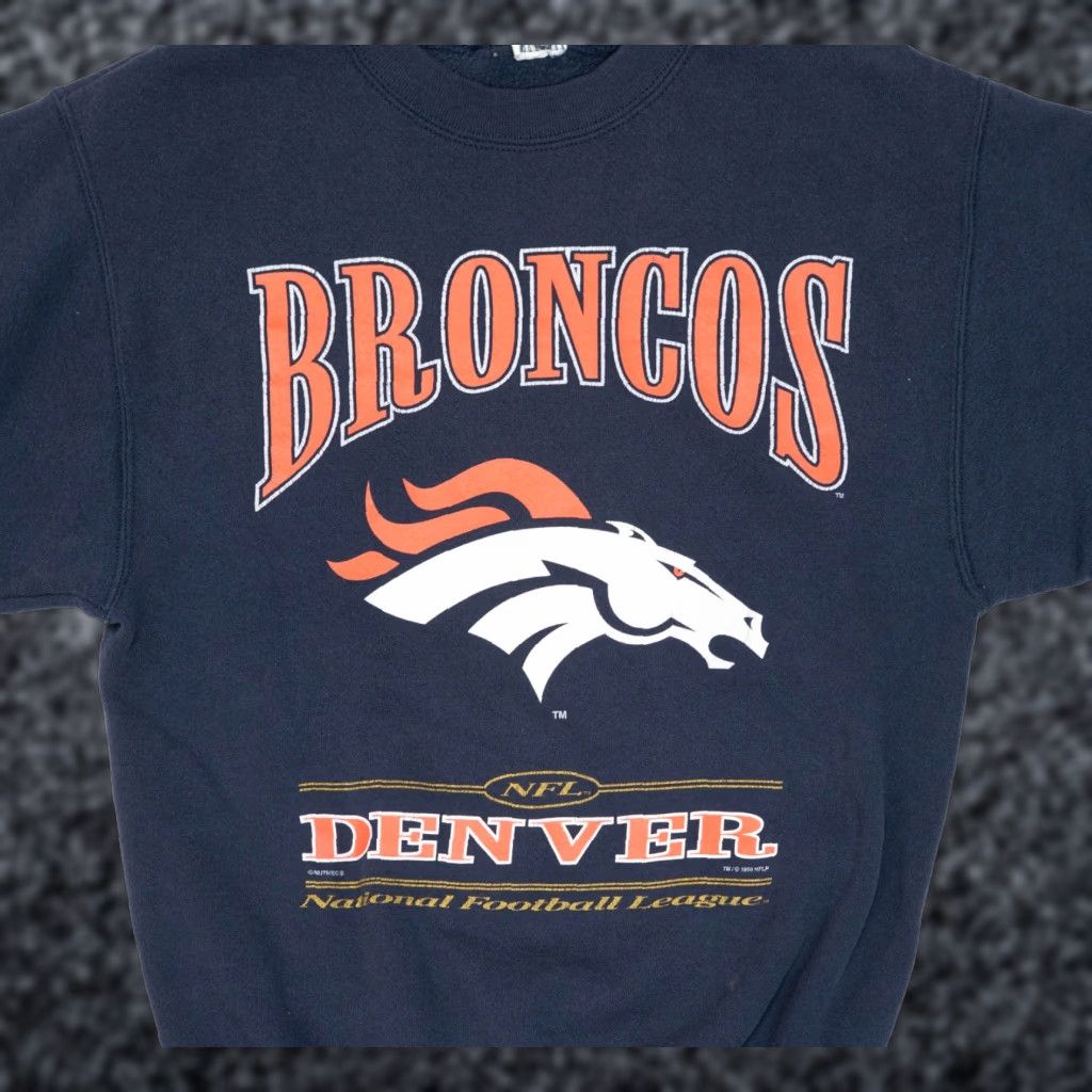 Nutmeg VINTAGE Nutmeg Denver Broncos Sweatshirt Crew Neck Blue NFL Logo 1998 S women Gas? Size S / US 4 / IT 40 - 1 Thumbnail