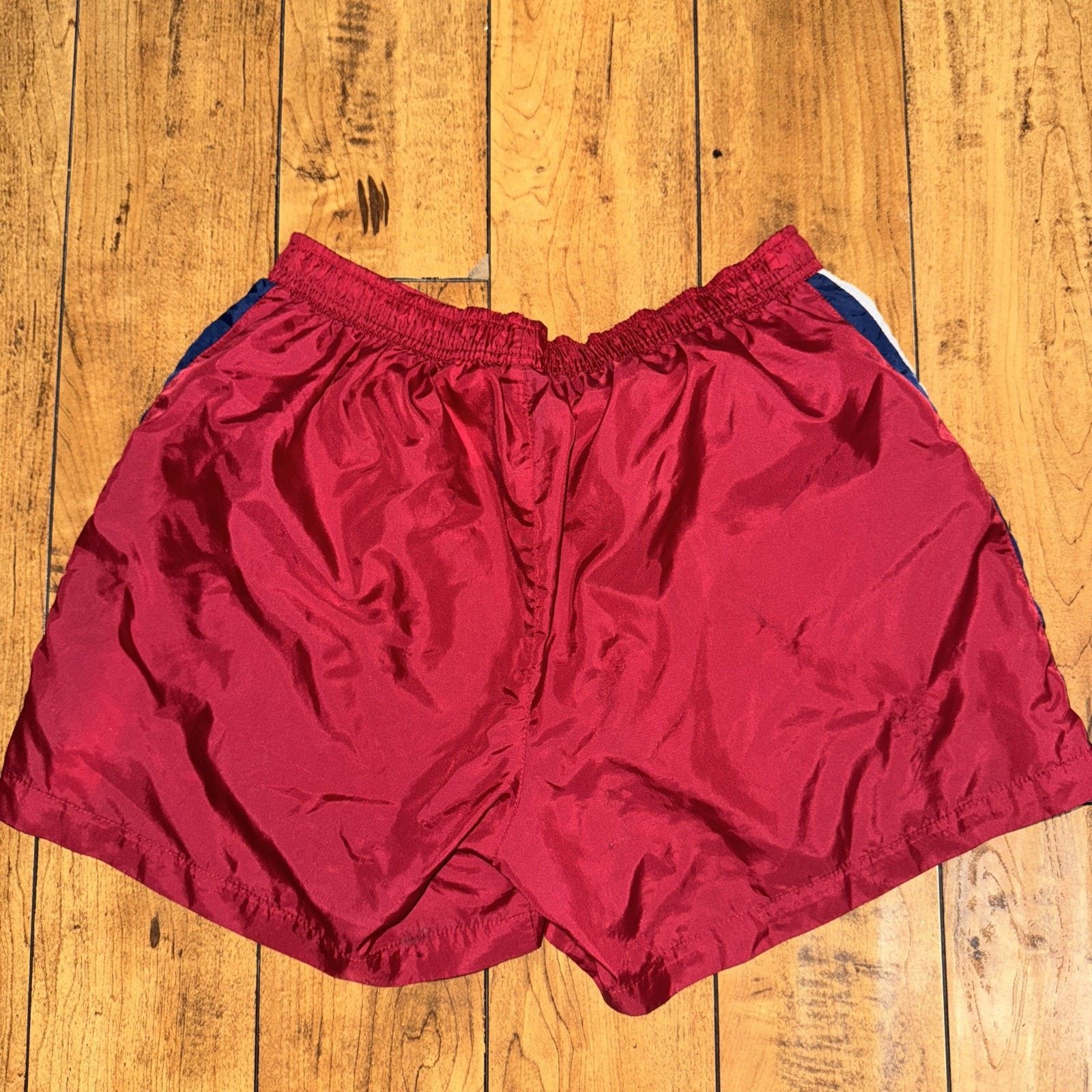 Nike Vintage Youth Nike Shirts Medium Red Nylon 28x4 Size US M / EU 48-50 / 2 - 5 Thumbnail