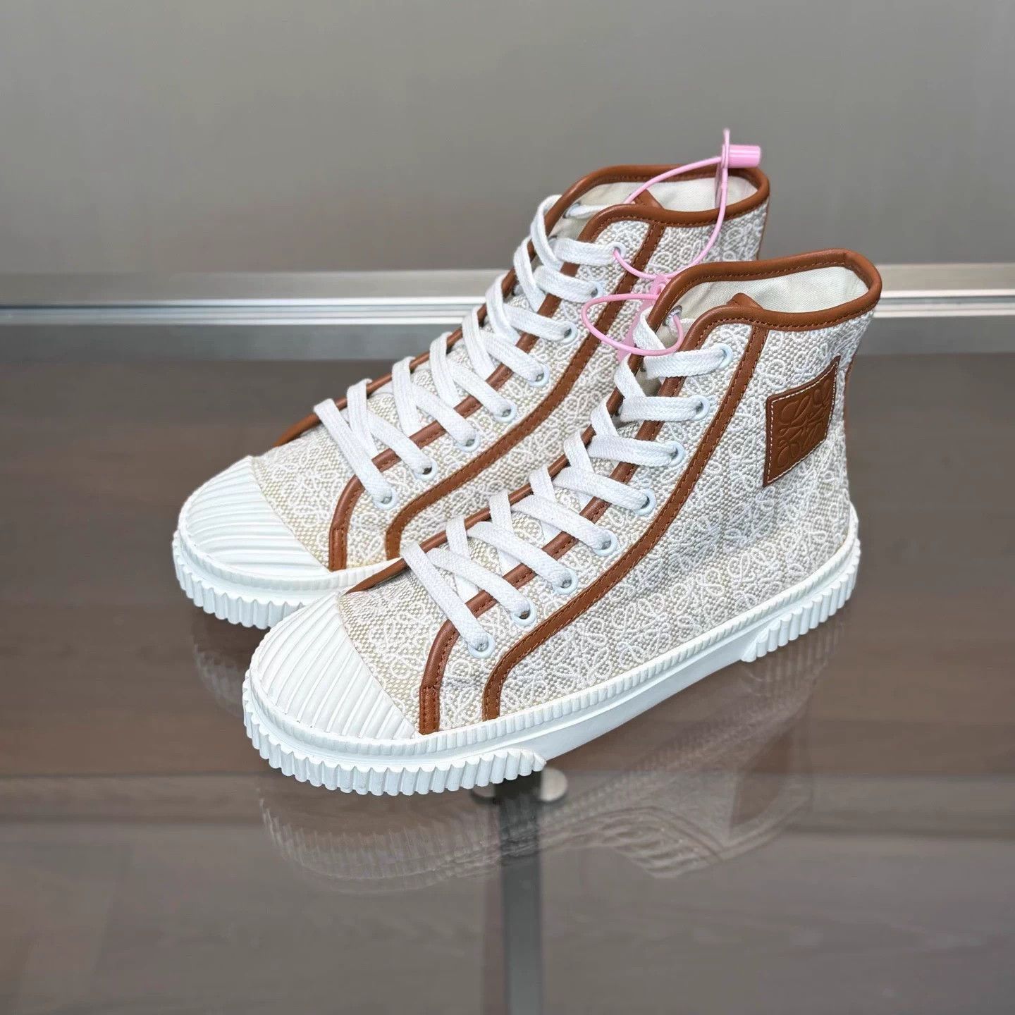 Loewe LOEWE brown canvas sneaker size 37 new DM1633 Size US 6 / IT 36 - 1 Thumbnail