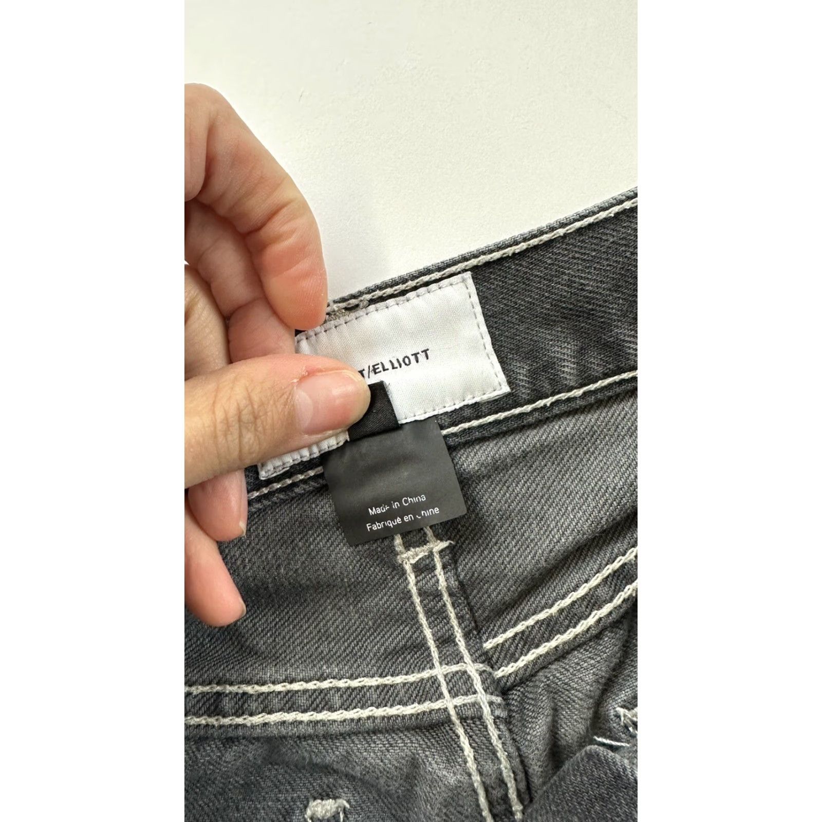 Vintage Current/Elliott Shorts Women 27 Black Denim Cut-Off Paint Stain Women 27 Black Denim Cut-Off Paint Stain Size 27" / US 4 / IT 40 - 5 Thumbnail