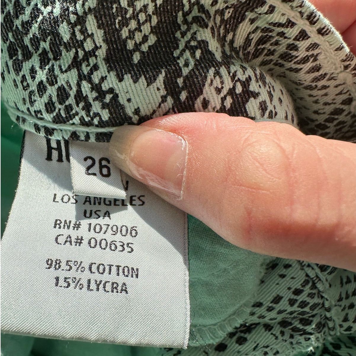 Hudson Hudson Teal & Black Snakeprint Nico Skinny Midrise Jean 26 Size 26" / US 2 / IT 38 - 9 Thumbnail