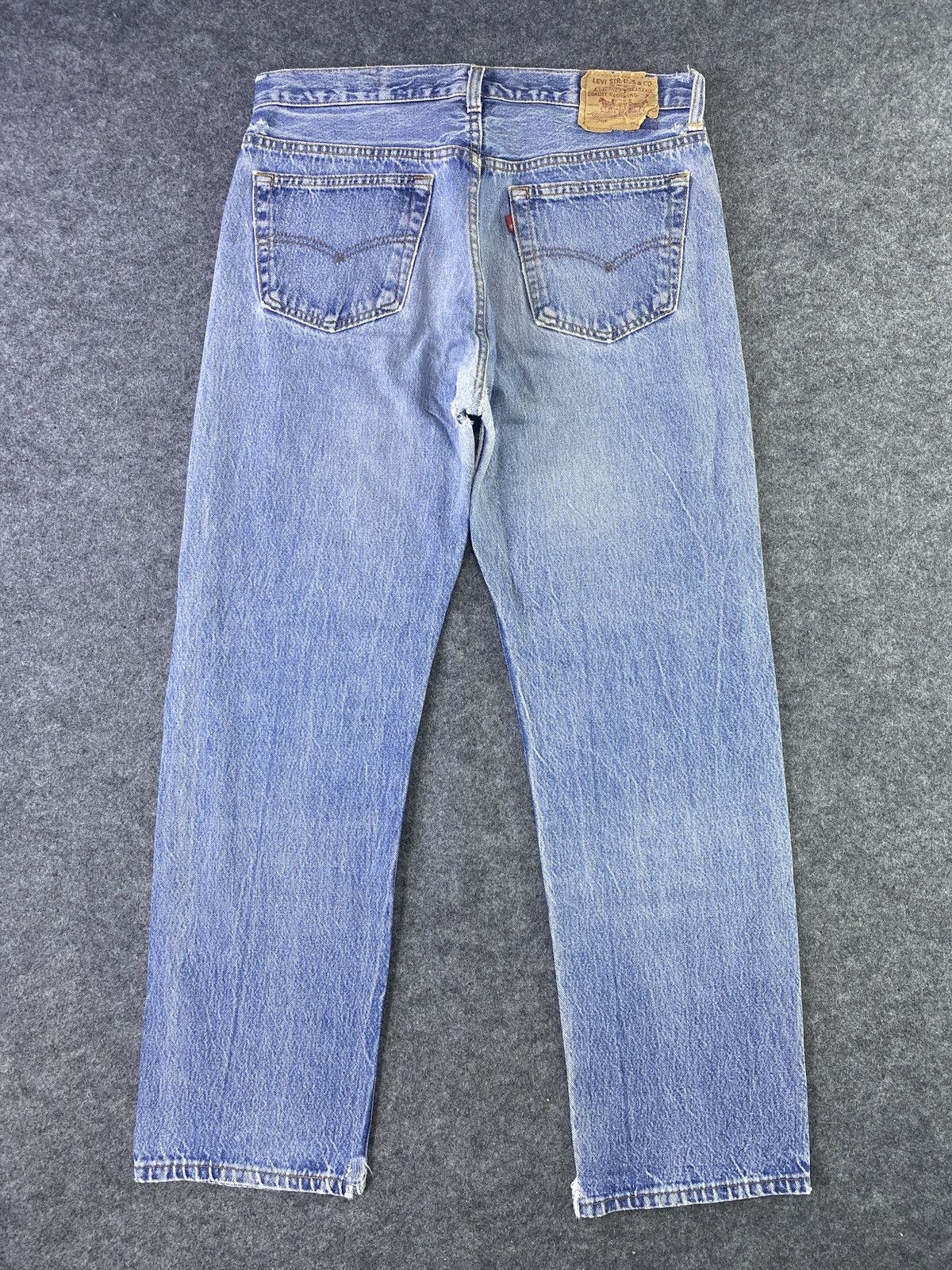 Jean × Levi's × Vintage Vintage Levis 501 Jeans Blue Wash - J918 Size US 33 - 3 Thumbnail