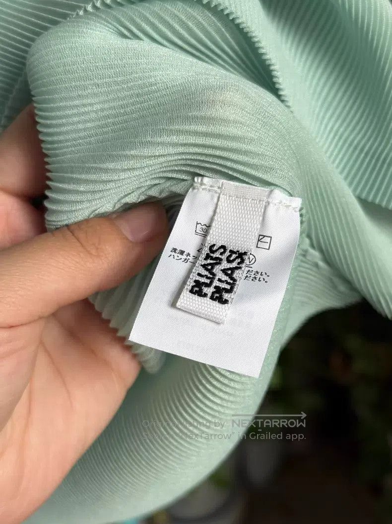 Issey Miyake Issey Miyake Pleated Light Green Top Size L / US 10 / IT 46 - 7 Thumbnail