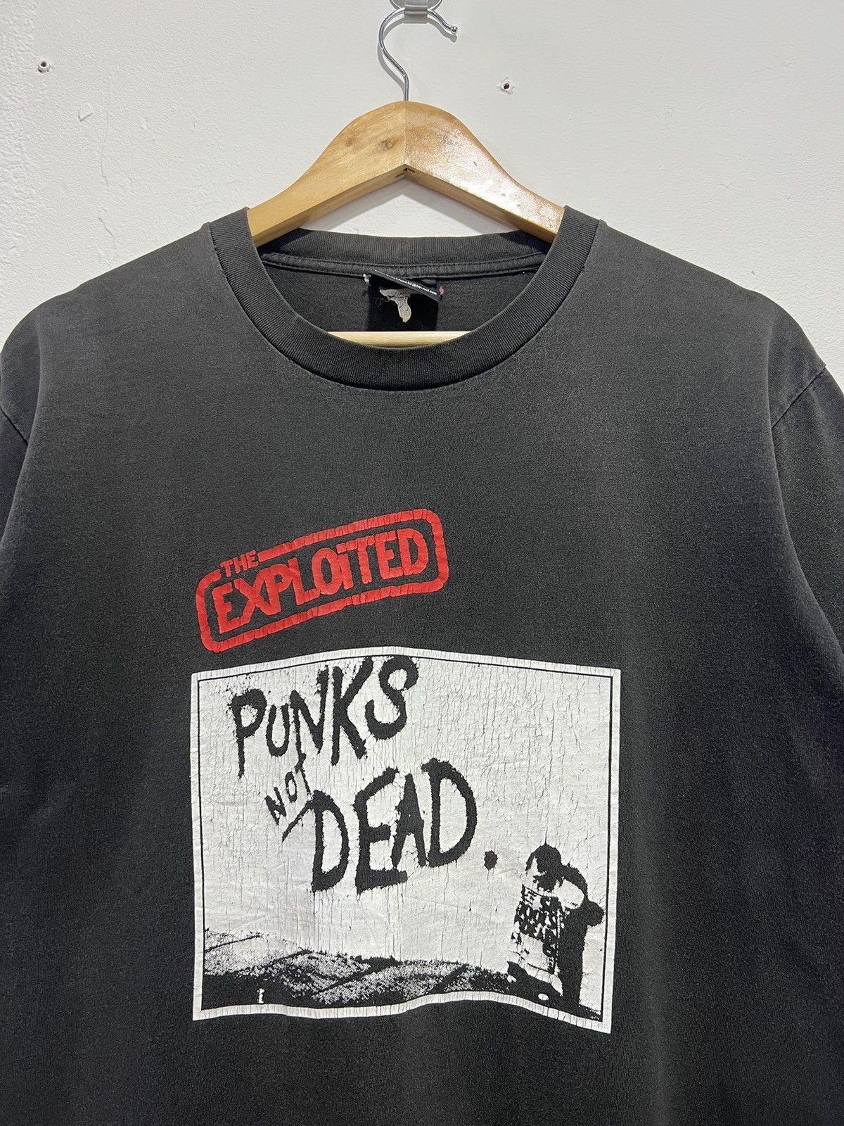 Band Tees × Vintage Vintage 90s The Exploited ‘Punks Not Dead’ Tshirt Size US L / EU 52-54 / 3 - 2 Thumbnail