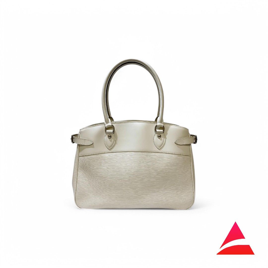 Louis Vuitton Passy GM Handbag Leather Shoulder Bag White