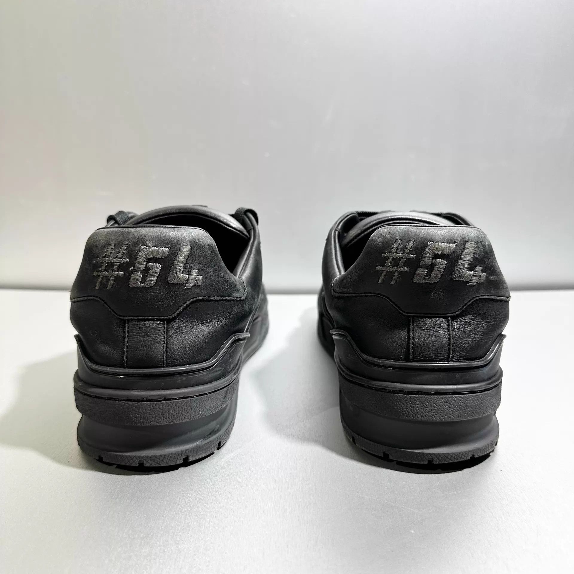 Louis Vuitton LV Trainer Distressed Black 8/42 Barely used Size US 9 / EU 42 - 5 Thumbnail