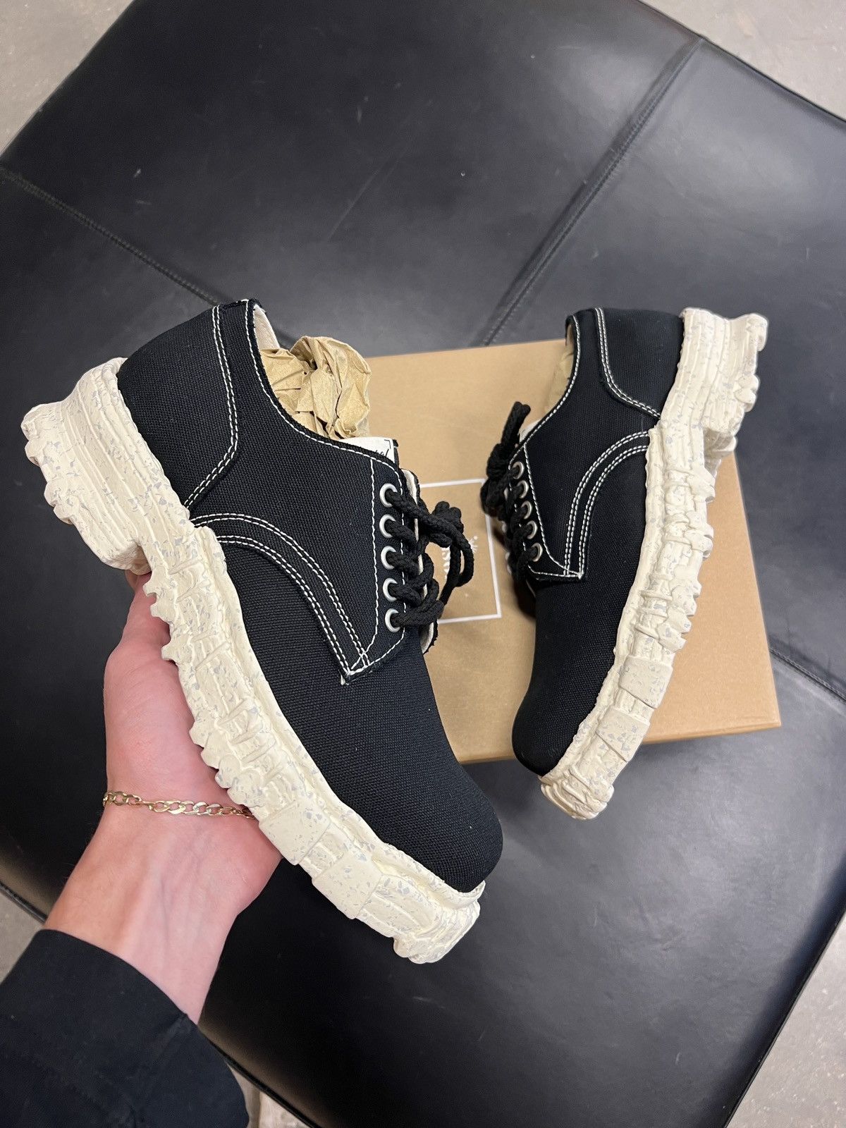 Maison MIHARA YASUHIRO MAISON MIHARA YASUHIRO Black Vintage Like Derbys Size US 7 / EU 40 - 1 Thumbnail