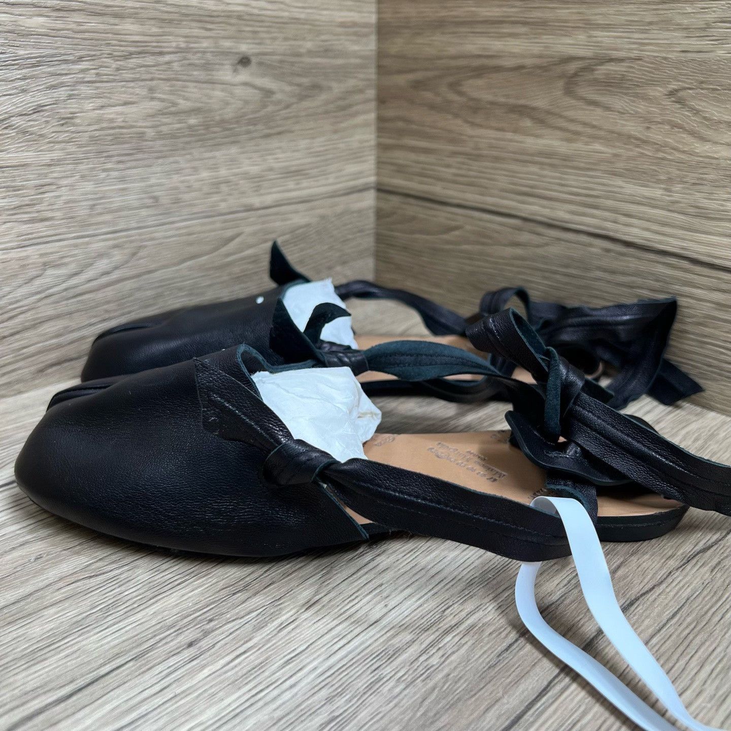Maison Margiela Maison Margiela Black Lowtop Sneakers us_6 Women Size US 6 / IT 36 - 1 Thumbnail