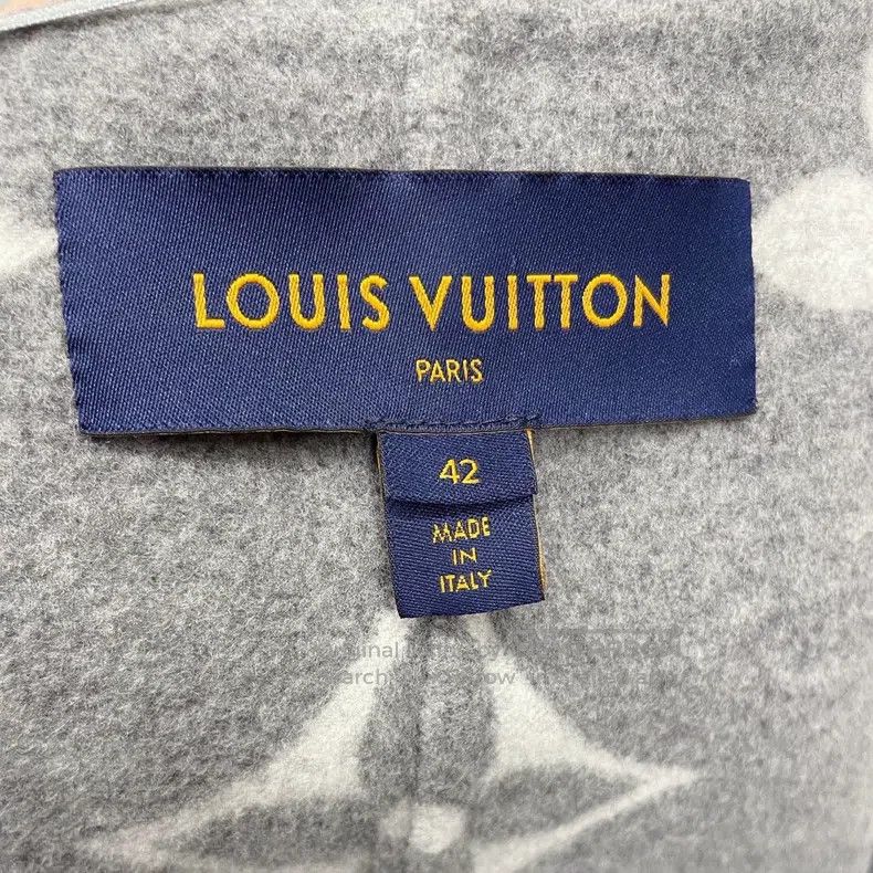 Louis Vuitton Louis Vuitton Grey Hooded Wrap Coat Size M / US 6-8 / IT 42-44 - 7 Thumbnail