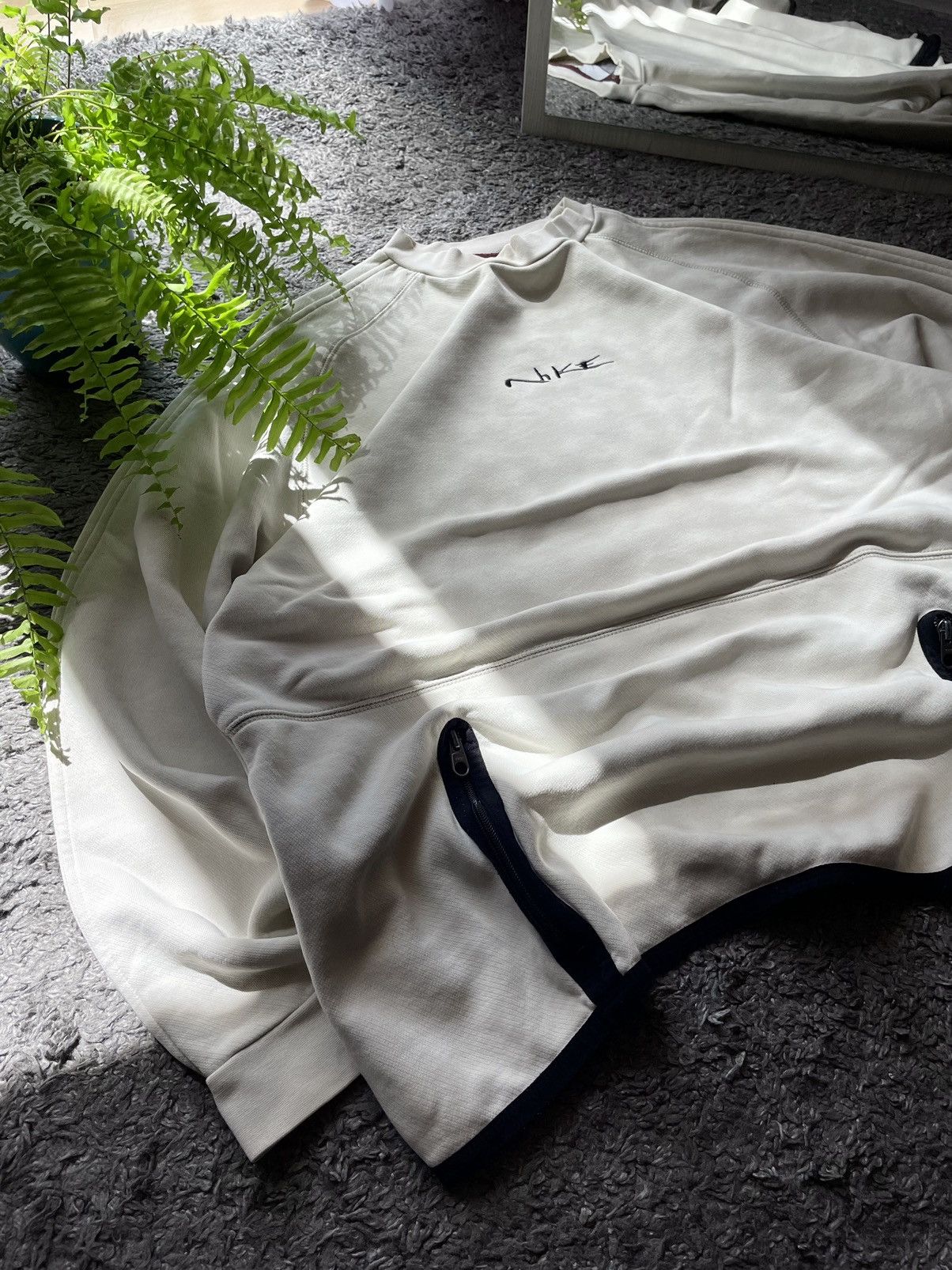 Nike × Vintage 00s Nike Sweatshirt Vintage Streetwear Rare Logo Size US L / EU 52-54 / 3 - 7 Thumbnail
