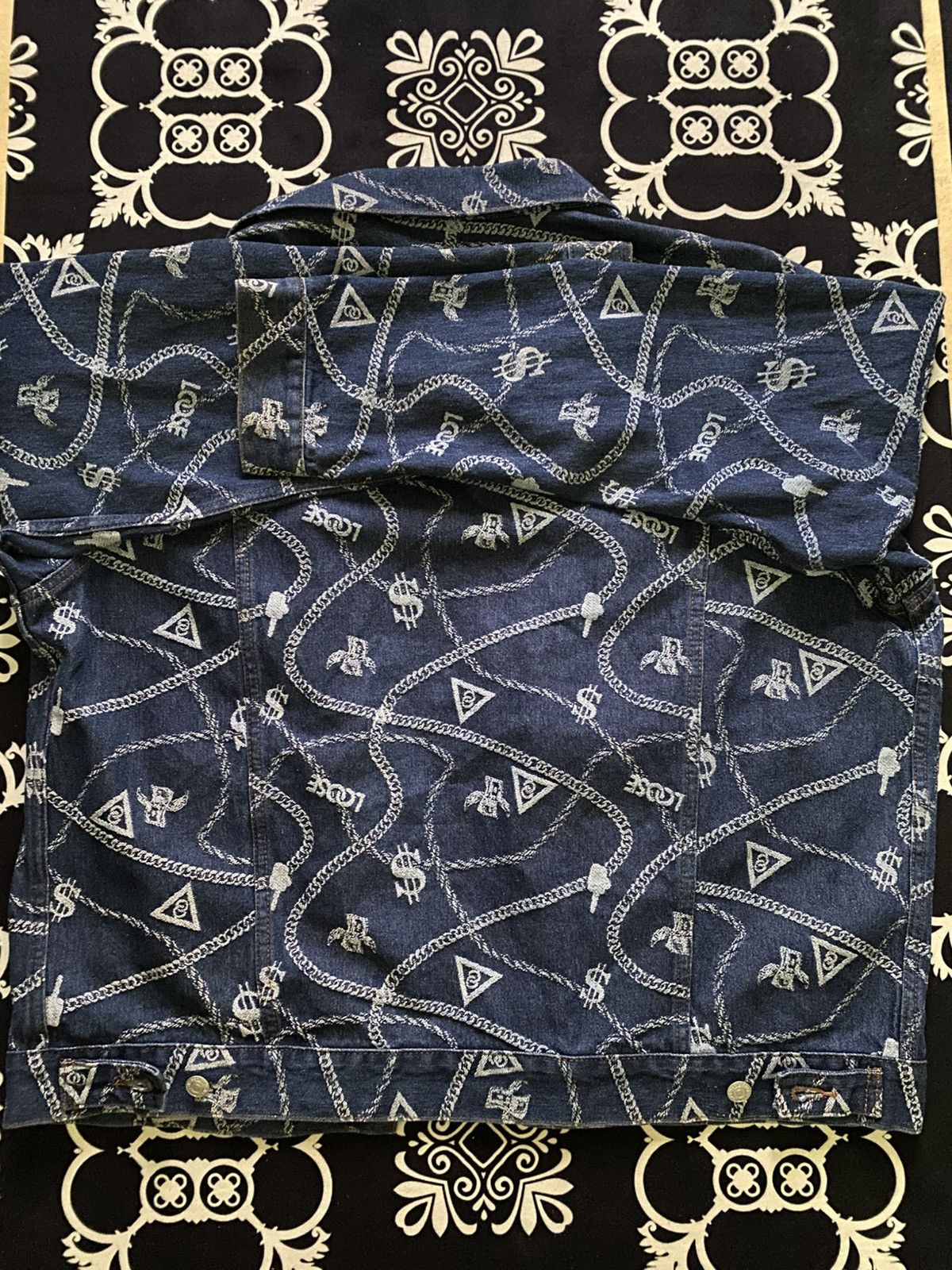 Japanese Brand loose x undercover monogram design denim type lll jacket Size US L / EU 52-54 / 3 - 2 Thumbnail