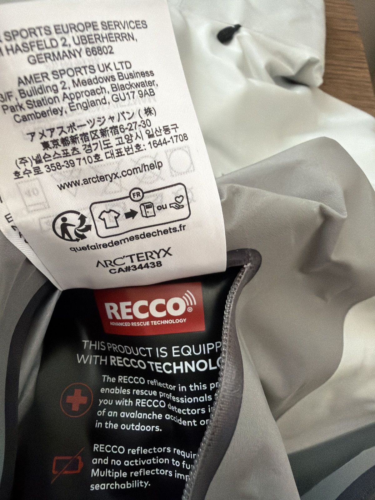 Arc'teryx Arc’teryx Beta AR Jacket Goretex Pro Solitude Void Size US L / EU 52-54 / 3 - 19 Thumbnail