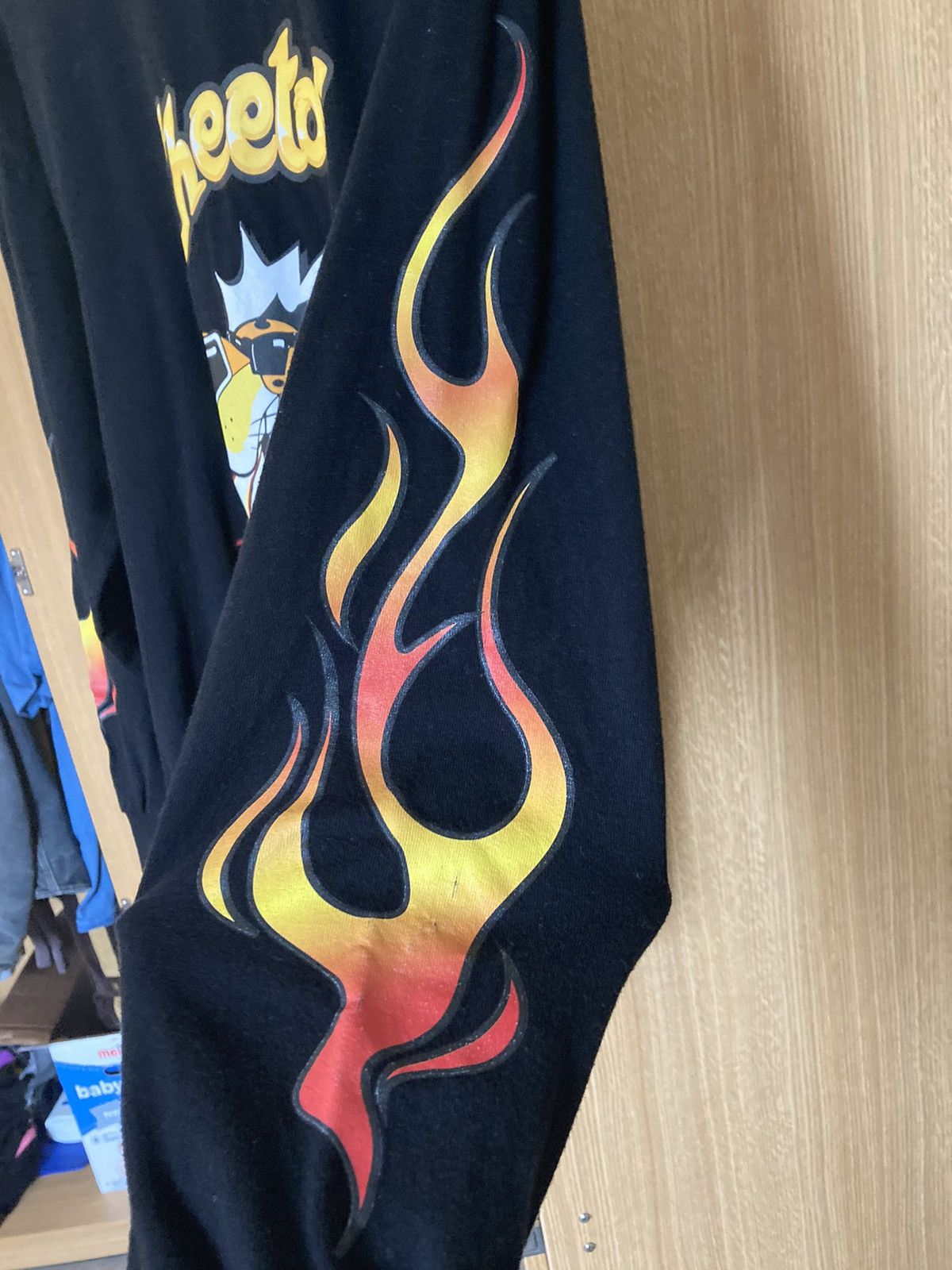 Forever 21 Chester Cheetah Flamin' Hot Black Graphic Longsleeve Size US XL / EU 56 / 4 - 4 Thumbnail