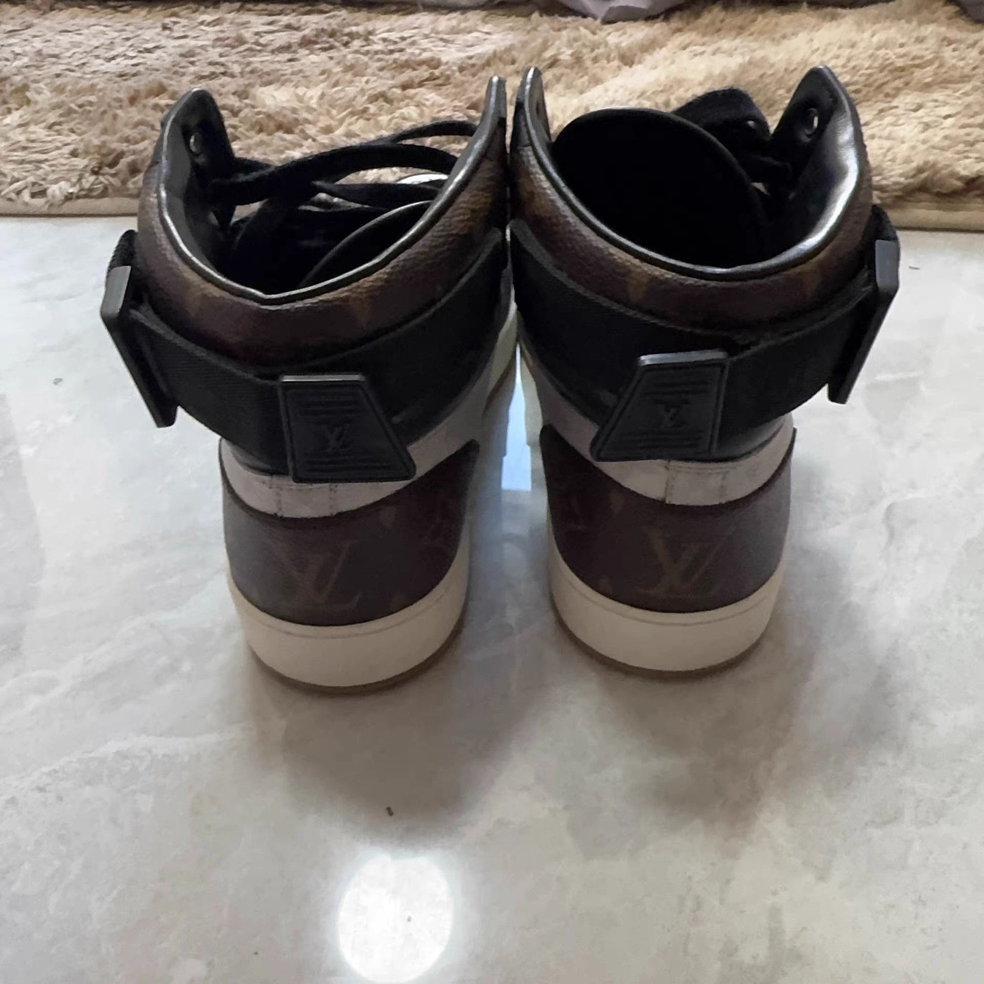 Louis Vuitton Louis Vuitton Rivoli Round Toe High-Tops K13 Size US 5 / EU 37 - 4 Thumbnail