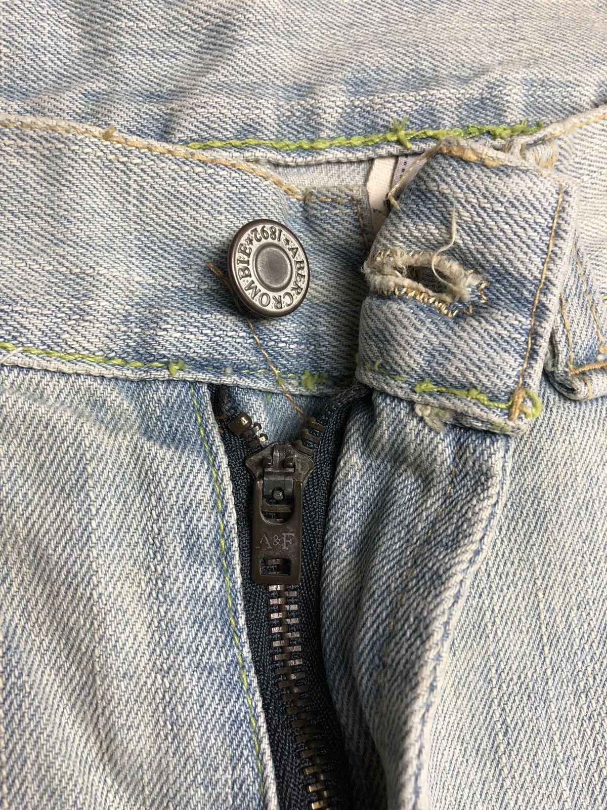 Abercrombie & Fitch Vintage Crazy Distressed Abercrombie And Fitch Flare Jeans Size US 33 - 8 Thumbnail