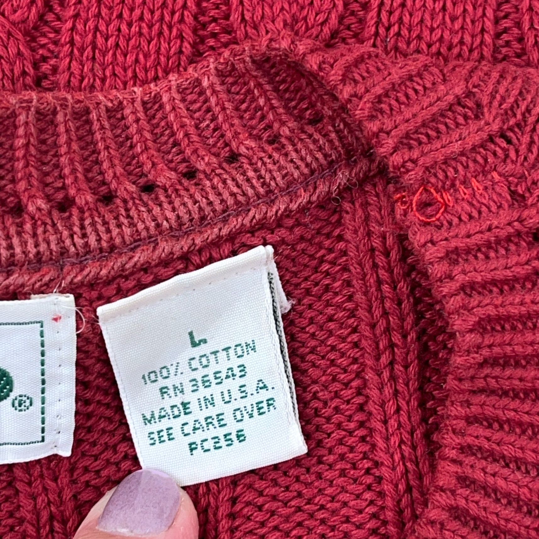 Izod VINTAGE IZOD Sweater Men L Red Cable Knit Crew Neck Golf Grandpa USA 80s Size US L / EU 52-54 / 3 - 4 Thumbnail