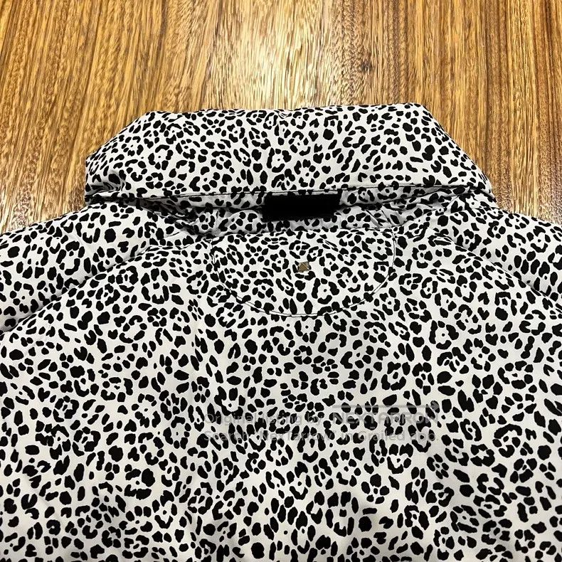 Valentino Valentino Down jacket Size M / US 6-8 / IT 42-44 - 3 Thumbnail