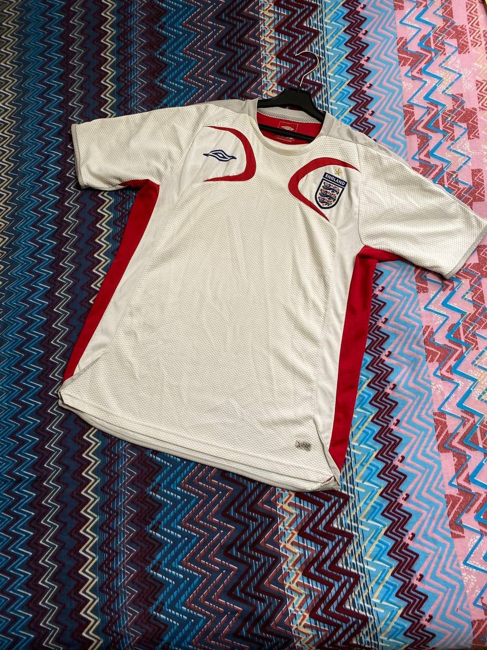 Umbro Vintage England 🏴󠁧󠁢󠁥󠁮󠁧󠁿 Umbro Soccer Jersey size M Size US M / EU 48-50 / 2 - 16 Thumbnail