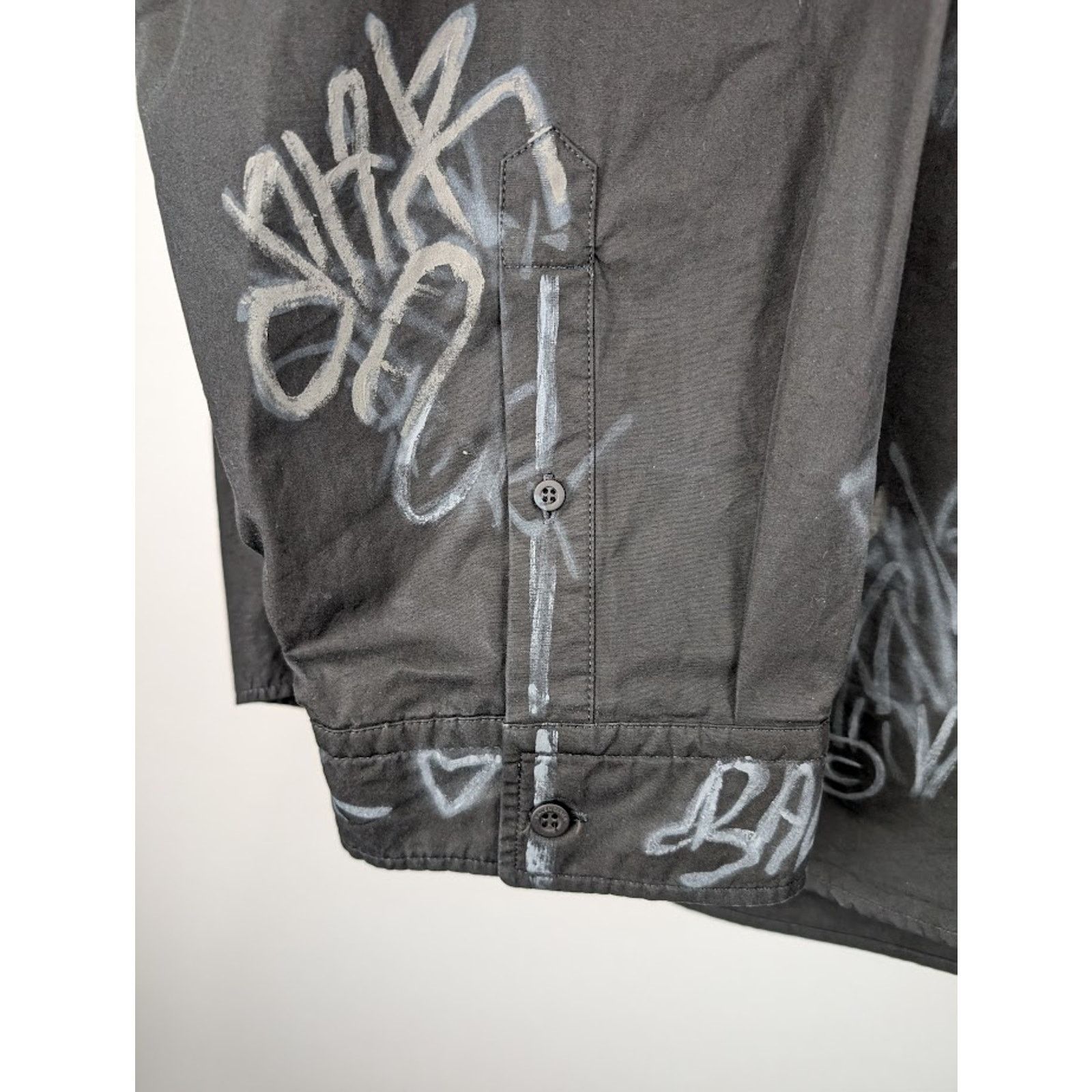Balenciaga o1rshd1 Cotton Poplin Graffiti Oversized Shirt in Black Size US S / EU 44-46 / 1 - 8 Thumbnail