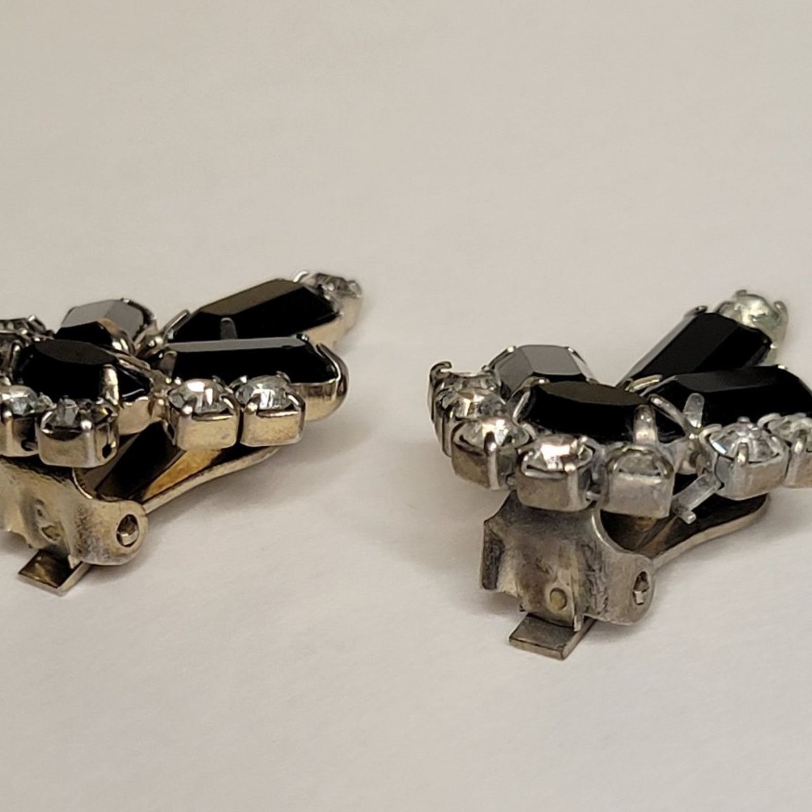 Vintage Vintage Black Glass Rhinestone Earrings Size ONE SIZE - 7 Thumbnail