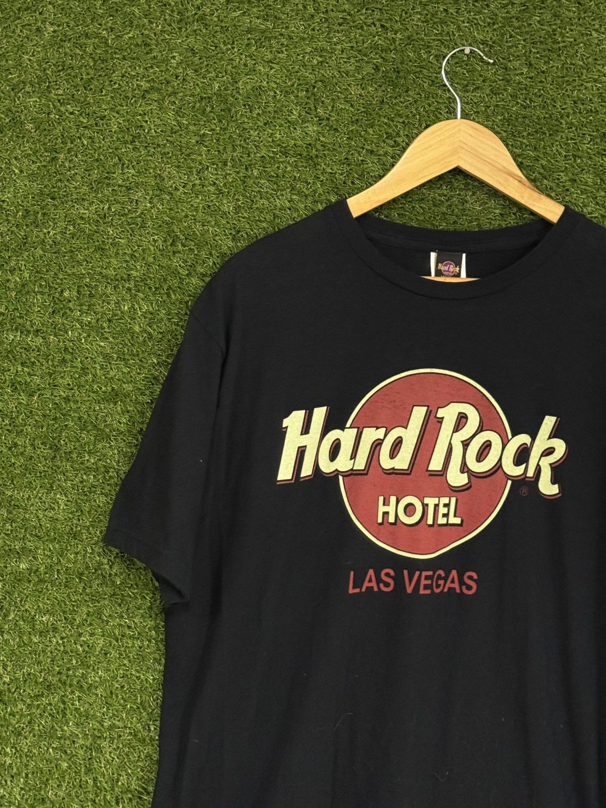 Vintage Vintage Hard Rock Cafe Hotel Black Logo Tee XL Size US XL / EU 56 / 4 - 2 Thumbnail