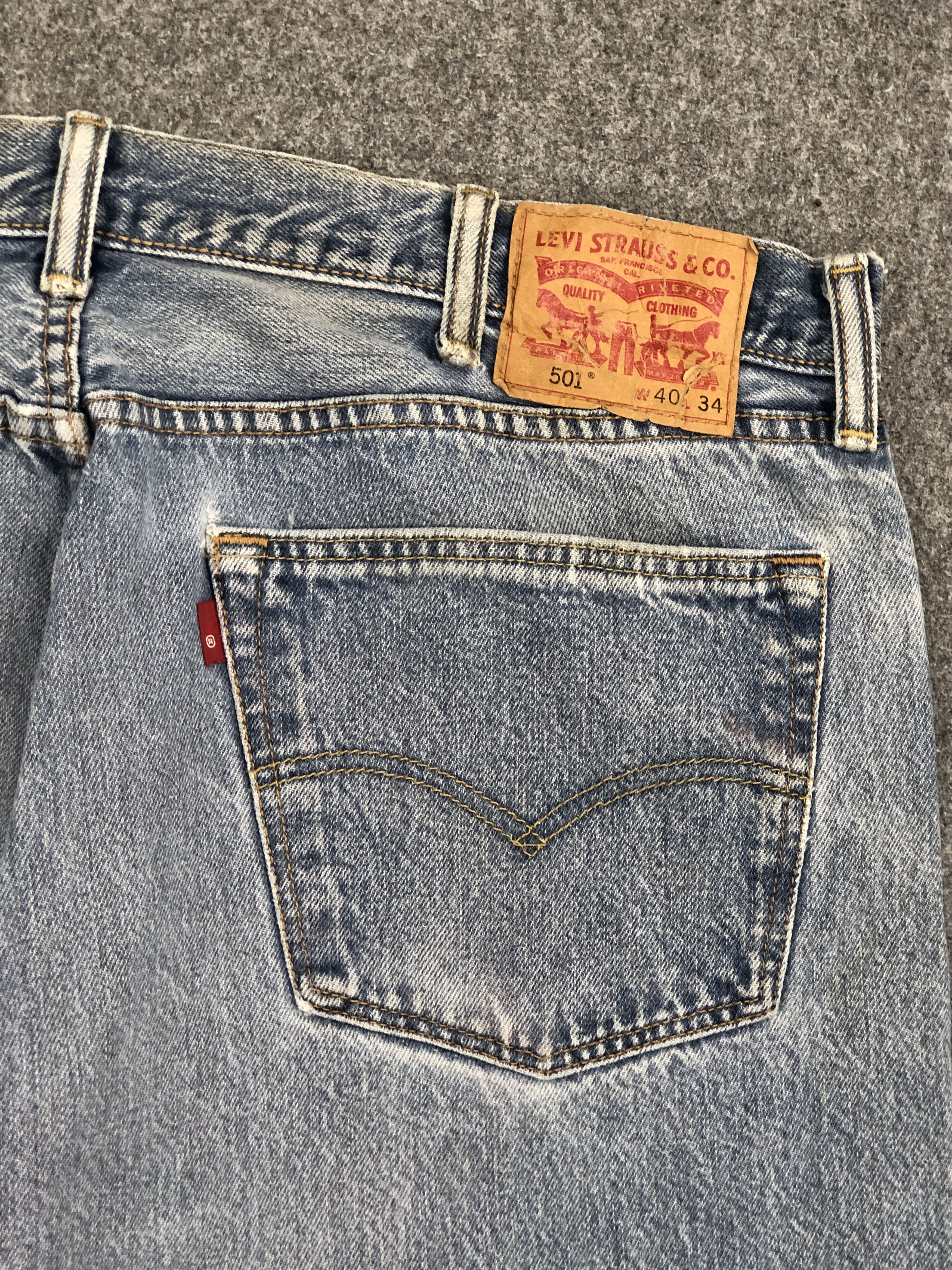 Levi's Vintage Levi's 501 Button Fly Jeans DP2310 Size US 37 - 15 Thumbnail