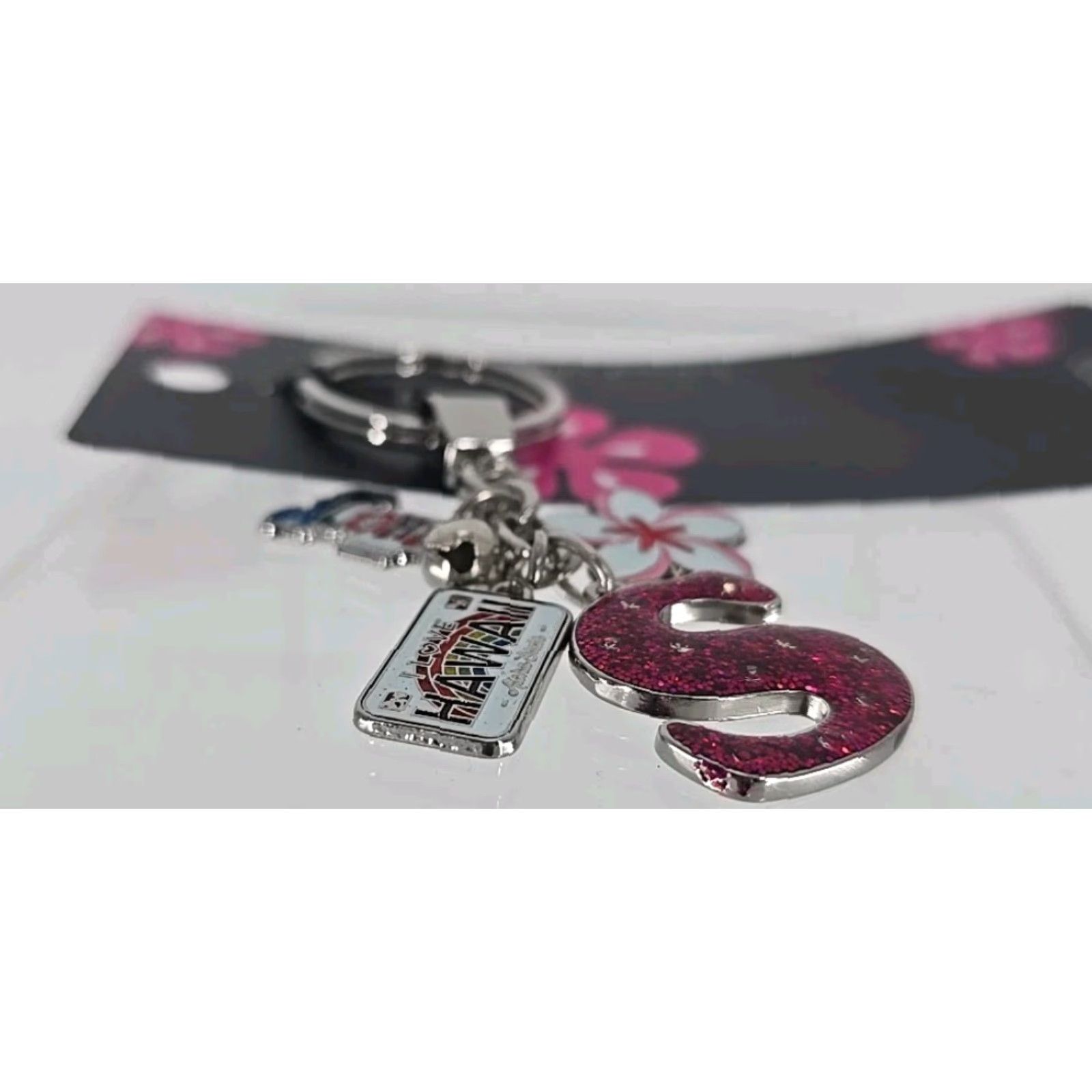 ALOHAS Aloha NWT Keychain Shirt Island Girl Island Charms Aloha I Love Hawaii Hibiscus Multicolor 3.5 in Monogram J Keychain Colorful Size ONE SIZE - 4 Thumbnail