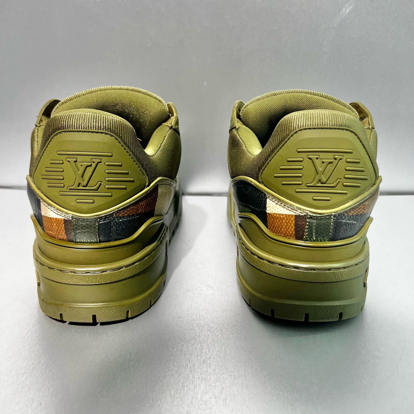 Louis Vuitton Louis Vuitton Williams Collaboration Camouflage Pufferfish Size US 8 / EU 41 - 2 Thumbnail