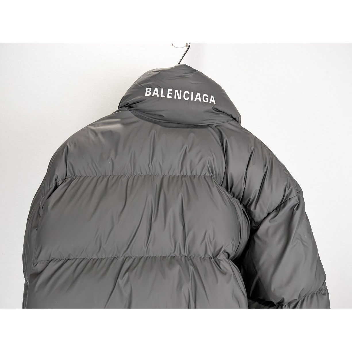 Balenciaga o1rshd1 Wrap Puffer Coated Light Nylon in Black Size US S / EU 44-46 / 1 - 10 Thumbnail