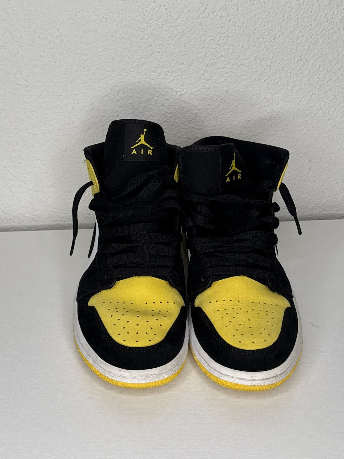 Jordan Brand Jordan 1 Mid Yellow Toe Black Size US 8.5 / EU 41-42 - 2 Thumbnail