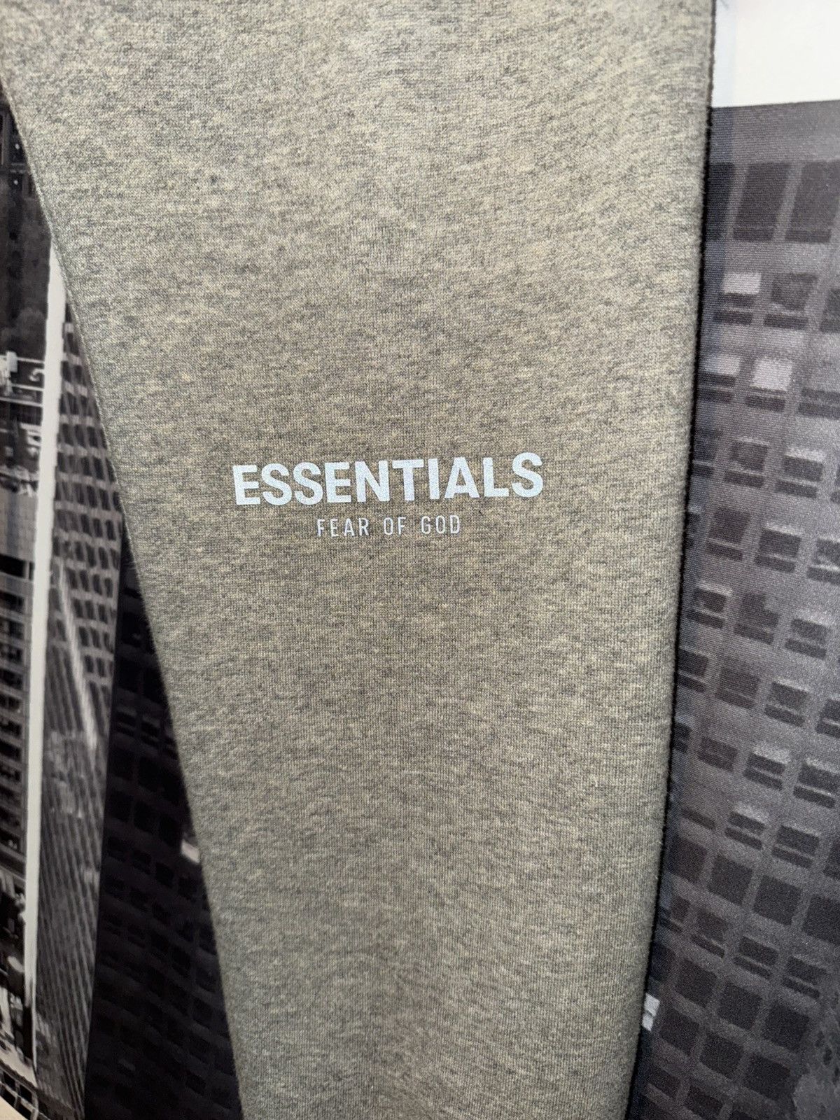 Fear of God 🔥Fear of God Essentials Sweatpants Dark Heather Oatmeal SZ S Size US 32 / EU 48 - 4 Thumbnail