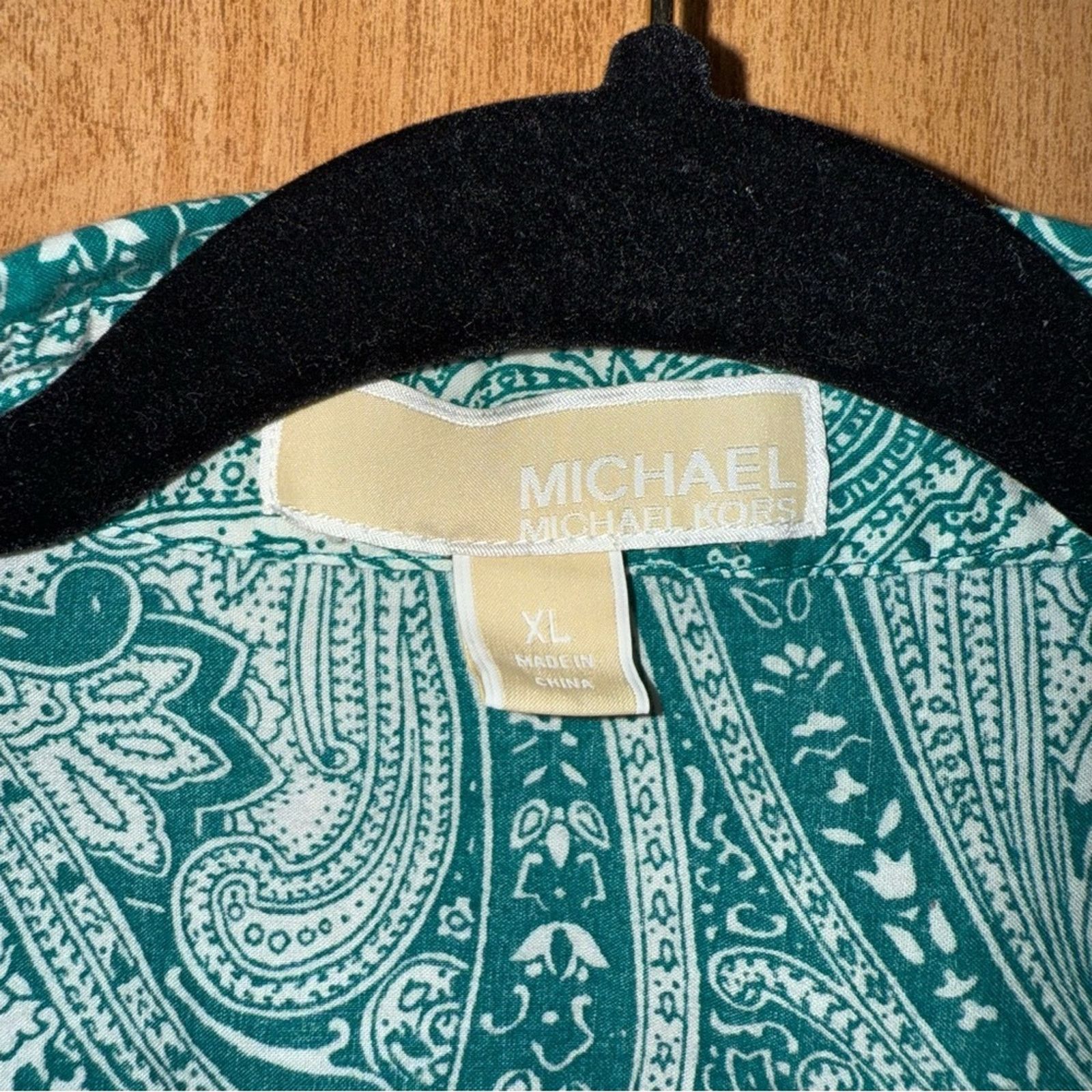 Michael Kors Michael Kors Size XL Green & White Paisley Button Down Shirt Size L / US 10 / IT 46 - 3 Thumbnail
