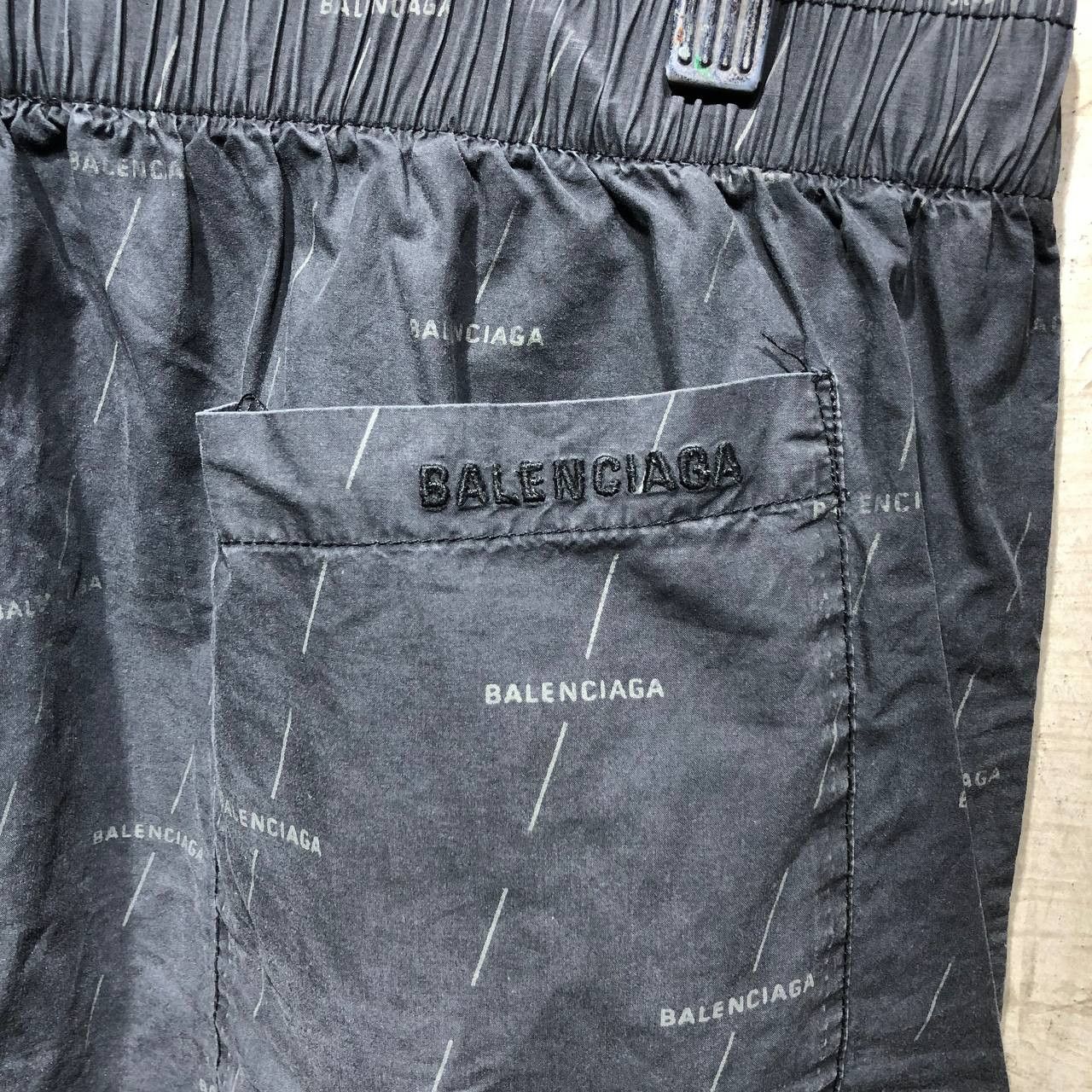 Balenciaga Balenciaga Logo Bermuda shorts Size US 33 - 6 Thumbnail