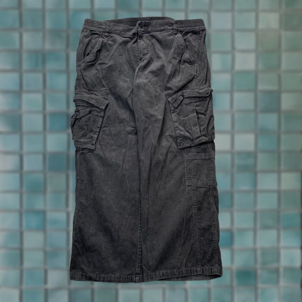 Vintage H And M Pants Womens 20 Black Baggy Raver Corduroy Cargo Wide Leg y2k 90s Grunge Pants Womens Regular 29in Inseam Black Corduroy Cargo Wide-Leg"} Size 42" / US 20 - 1 Thumbnail