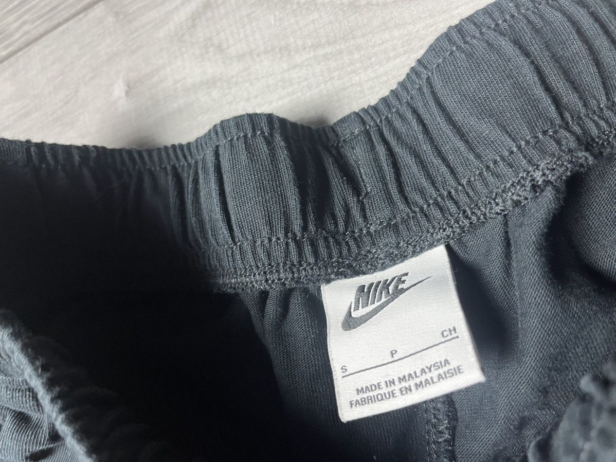 Nike Nike sweat shorts size small Size US 30 / EU 46 - 3 Thumbnail