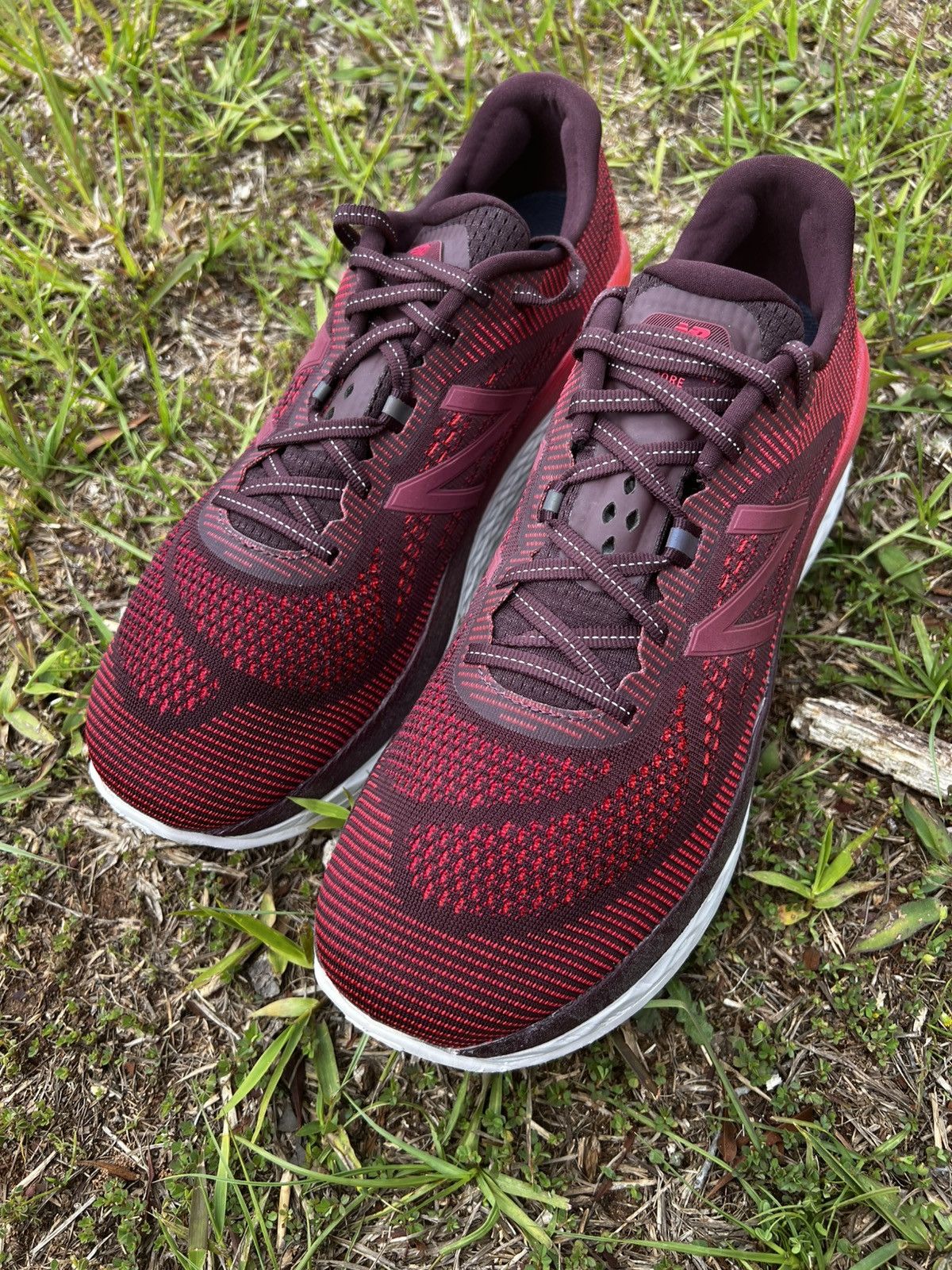 New Balance CLEAN New Balance size 12 Mens Red Fresh Foam More Running Size US 12 / EU 45 - 2 Thumbnail