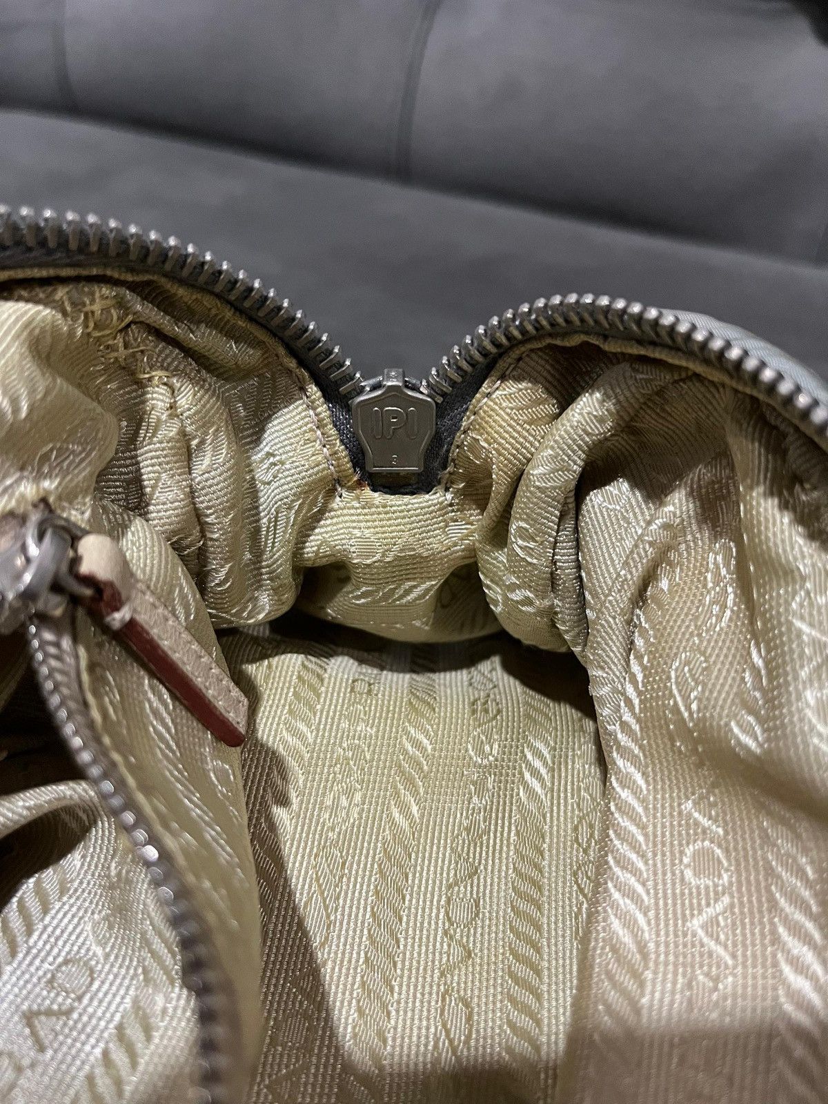 Prada Authentic Vintage Prada Tessuto Nyalon Handbag Size ONE SIZE - 10 Thumbnail