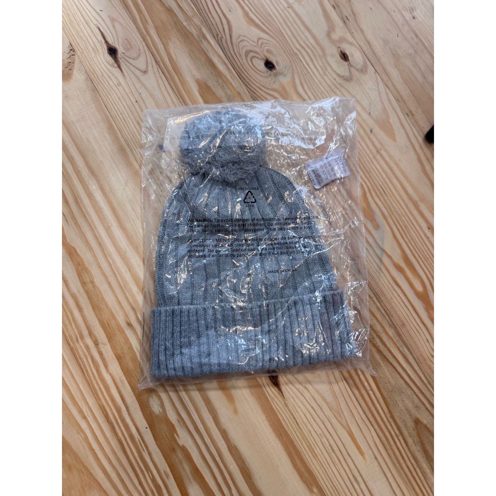 Michael Kors NWT Michael Michael Kors Gray Knit Beanie Pom Pom MK OS Hat Size ONE SIZE - 6 Thumbnail