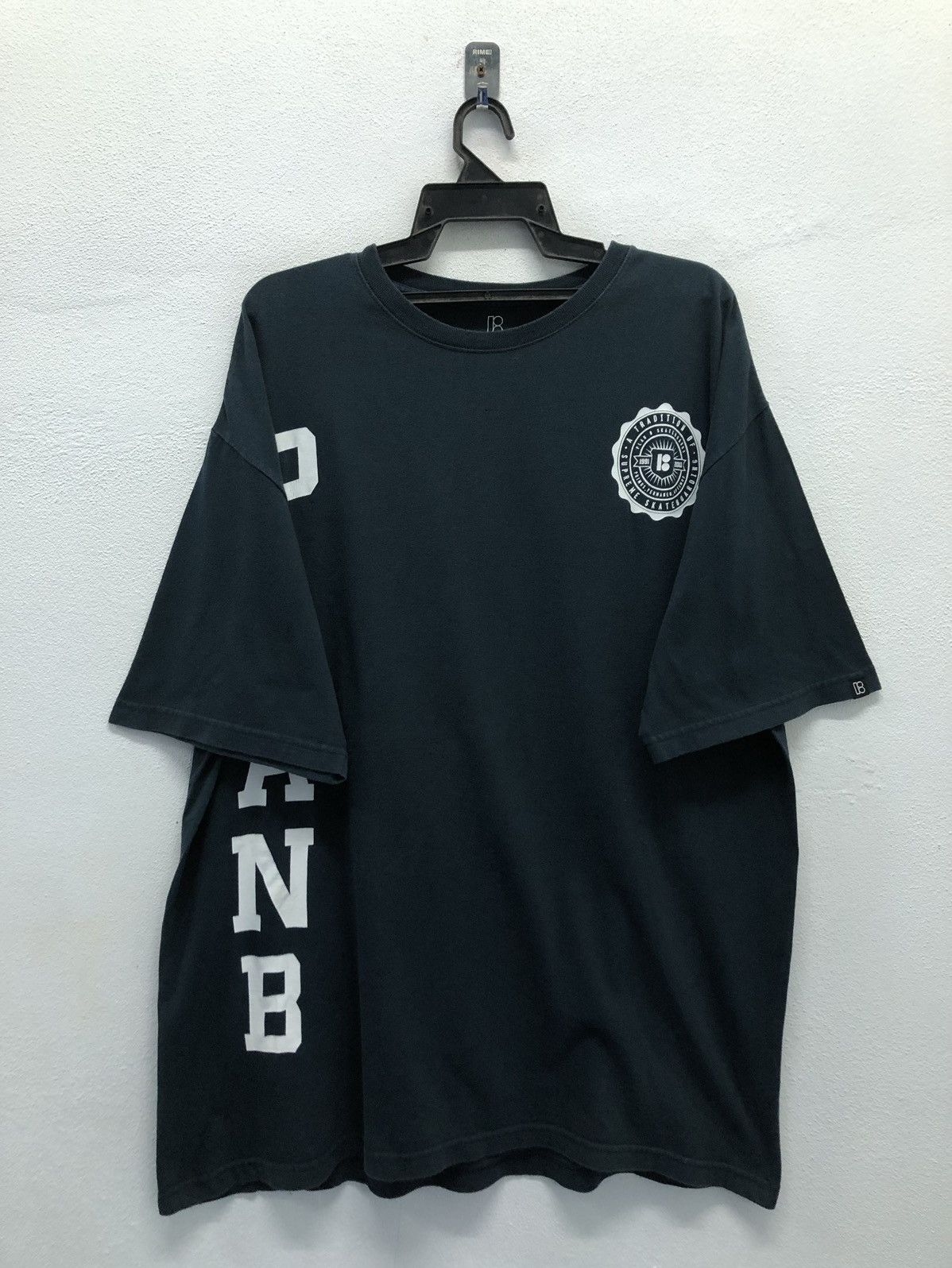 Plan B Vintage 18 PLAN B A Tradition Of Supreme Skateboarding Shirt Size US XXL / EU 58 / 5 - 1 Thumbnail