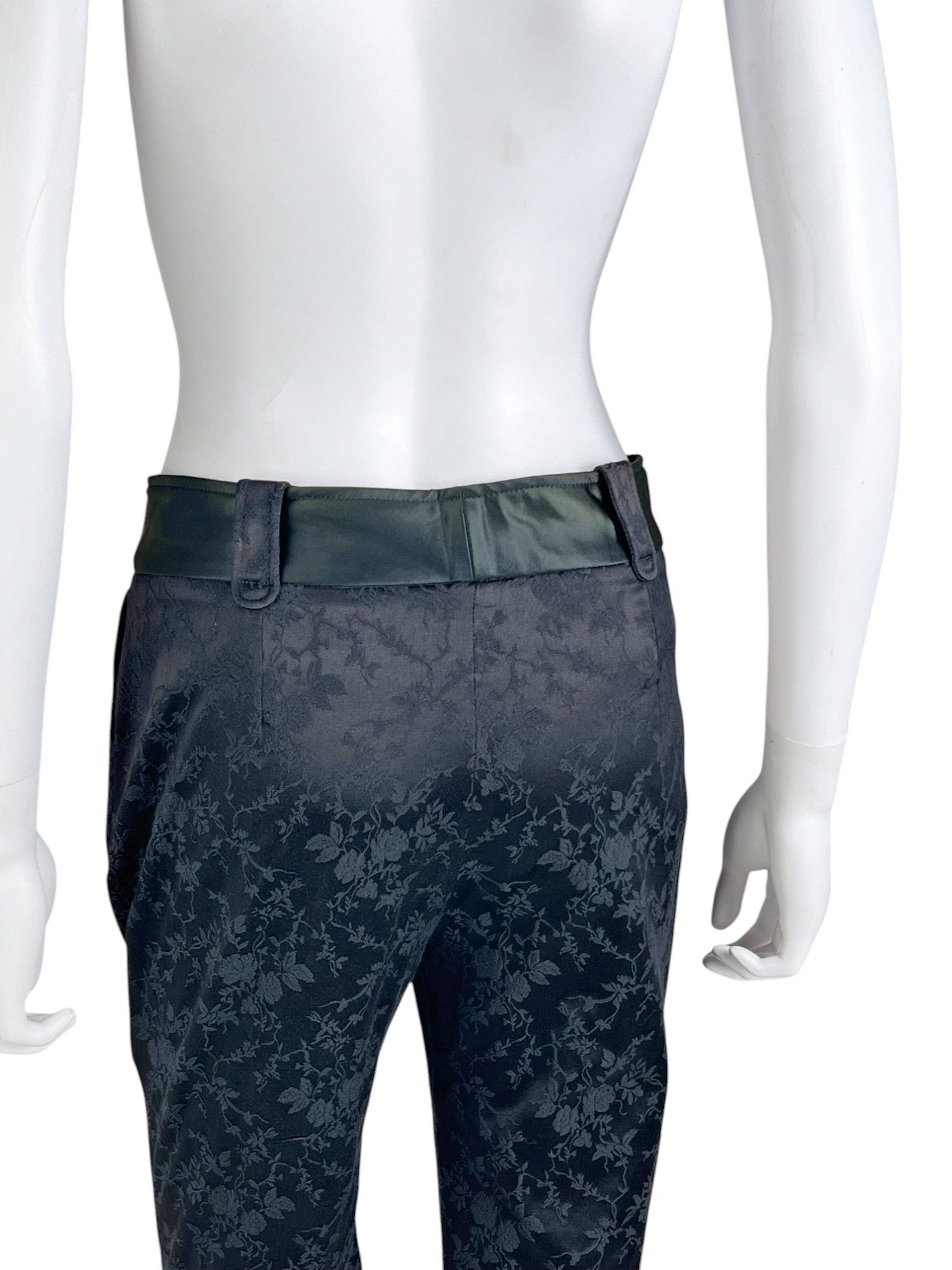 Dolce & Gabbana Black Floral Capri Pants Size 27" / US 4 / IT 40 - 6 Thumbnail