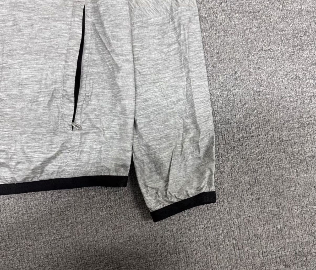 Louis Vuitton Louis Vuitton Gray Hooded Windbreaker Jacket J16 Size US M / EU 48-50 / 2 - 3 Thumbnail