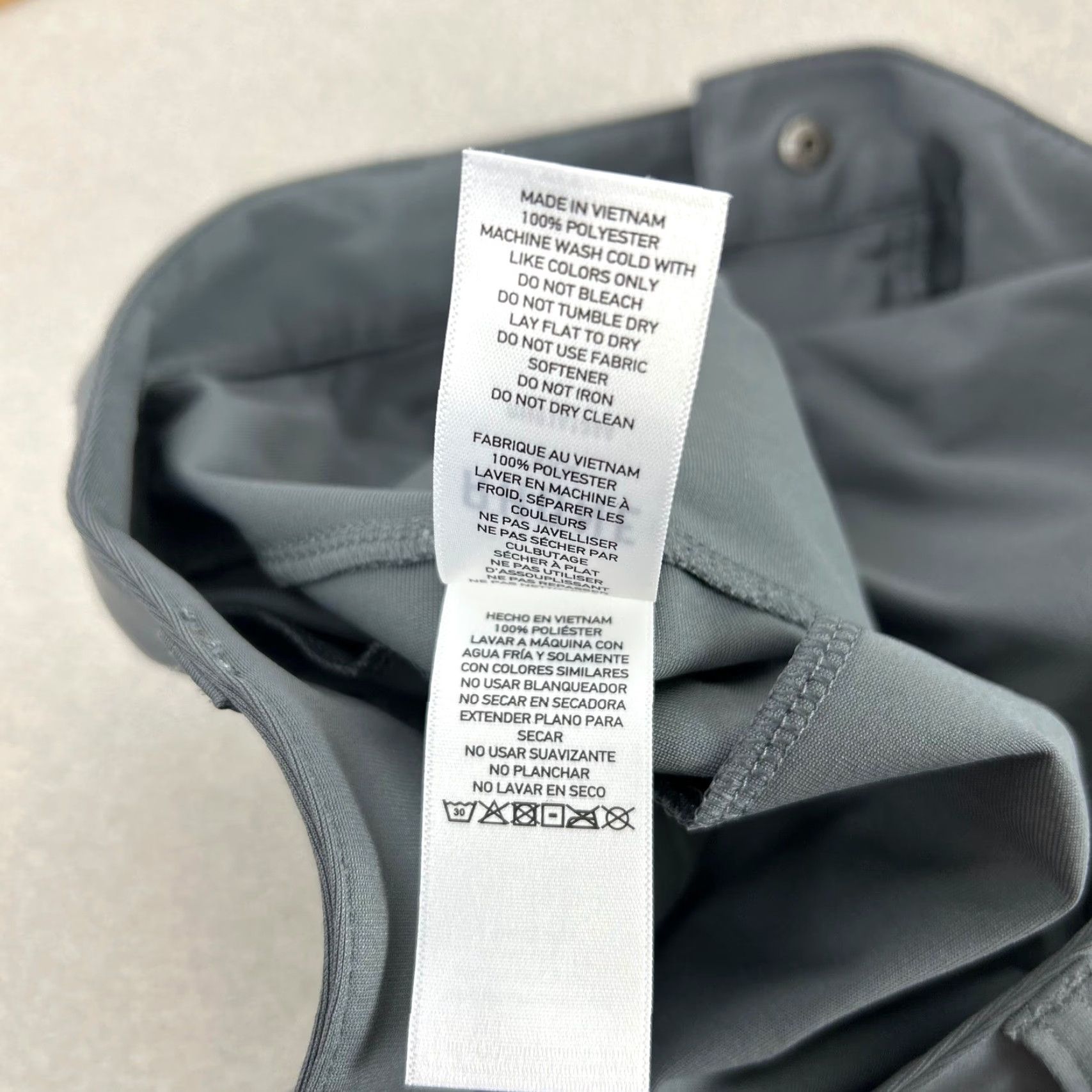 Rhone VINTAGE? No — ignore. Produce title: Rhone Commuter Pants Mens 32 Grey Technical Performance Trousers 100161 Size US 32 / EU 48 - 5 Thumbnail