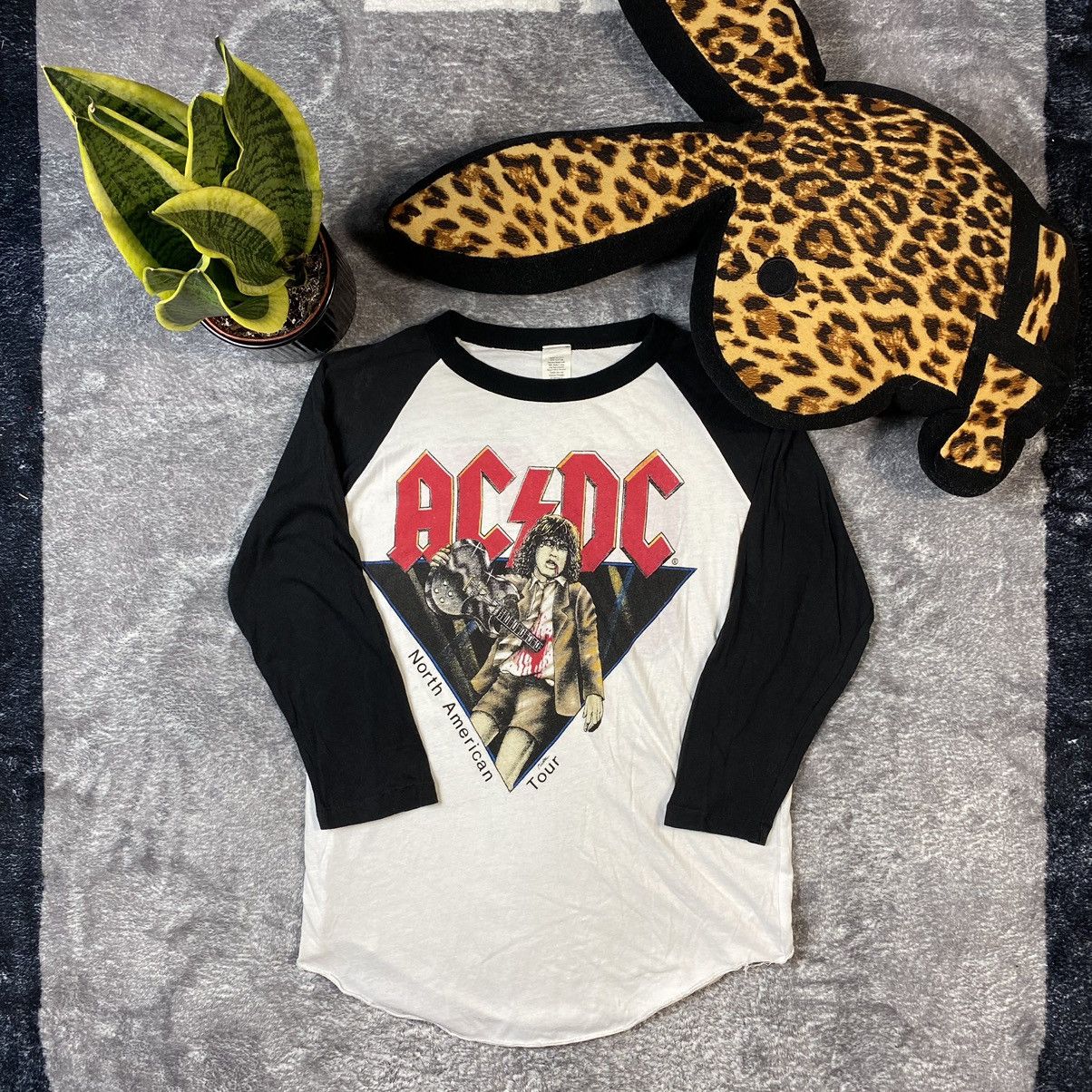 AC/DC × Band Tees × Vintage AC/DC 1982 VINTAGE NORTH AMERICAN TOUR BAND ...