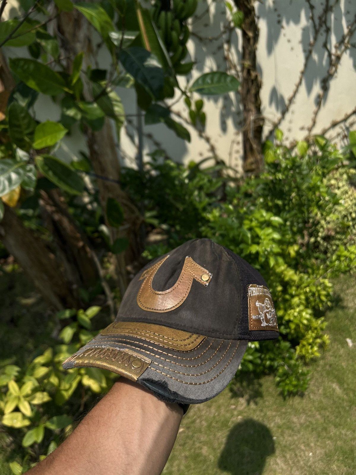 True Religion 00’s TRUE RELIGION DISTRESSED SUN FADED CAP AVANT-GARDE Size ONE SIZE - 1 Thumbnail