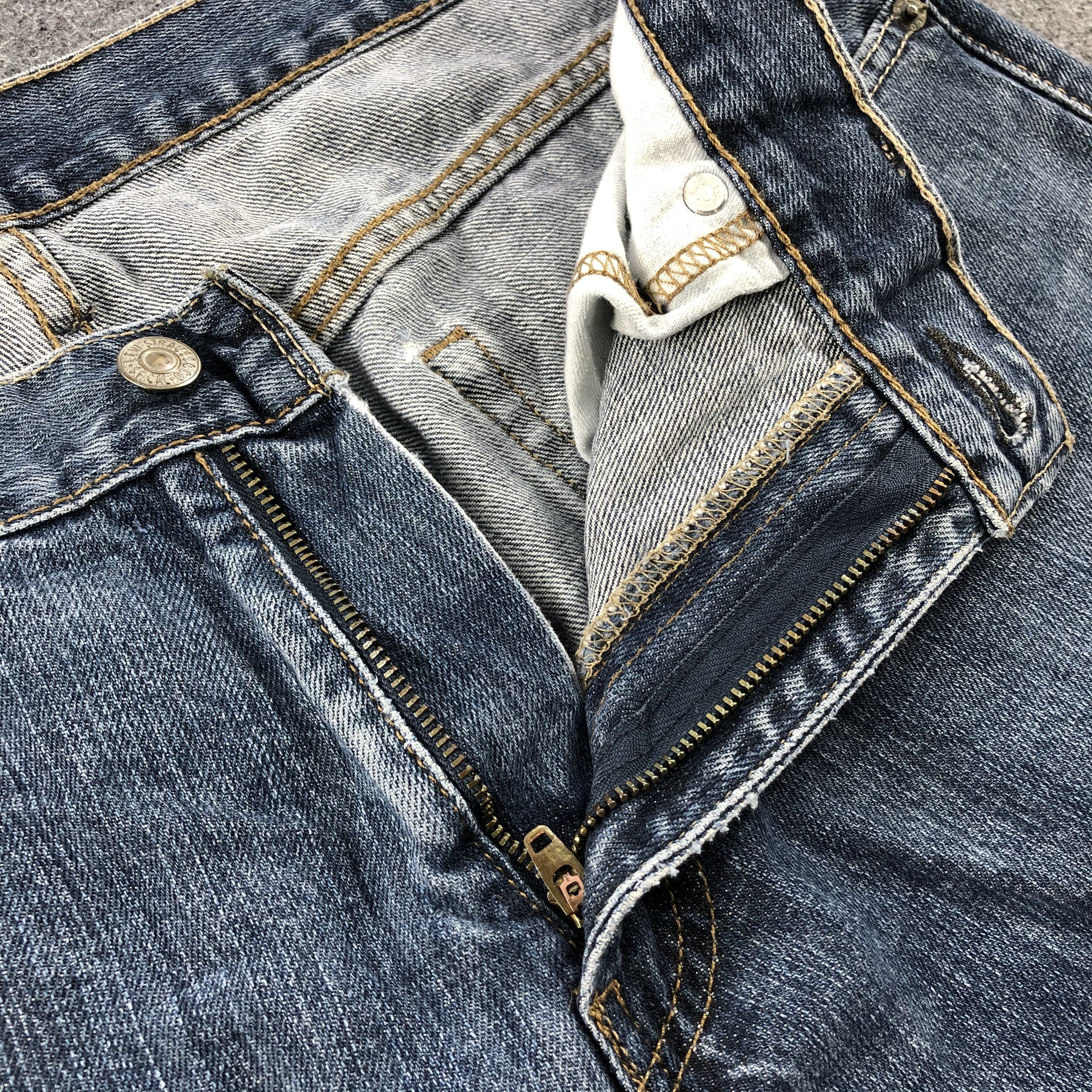 Levi's × Vintage Vintage Blue Wash Levis 514 Jeans-JM1783 Size US 35 - 8 Thumbnail