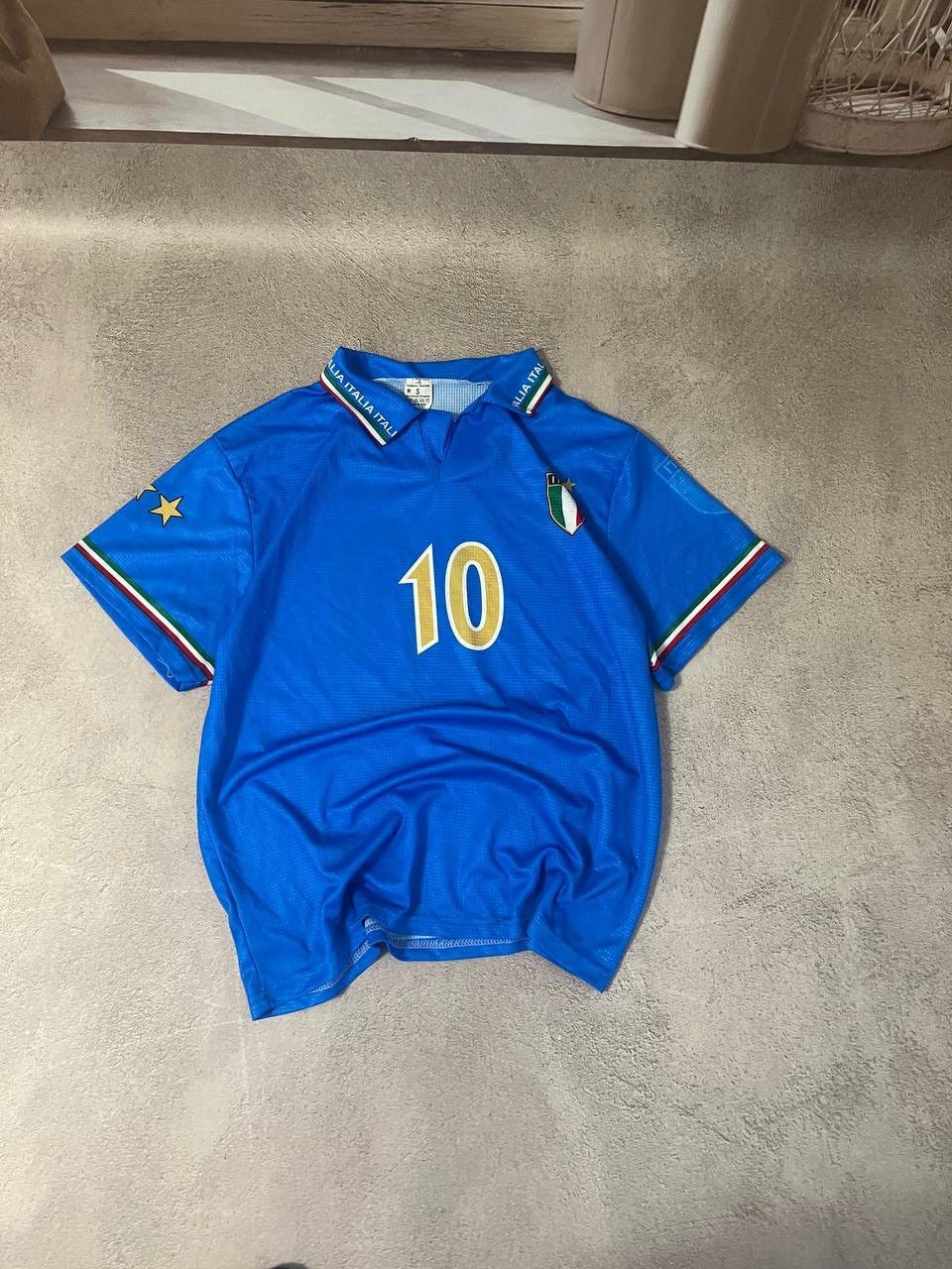 Vintage Italia Totti 10 number distressed jersey soccer Size US S / EU 44-46 / 1 - 2 Thumbnail
