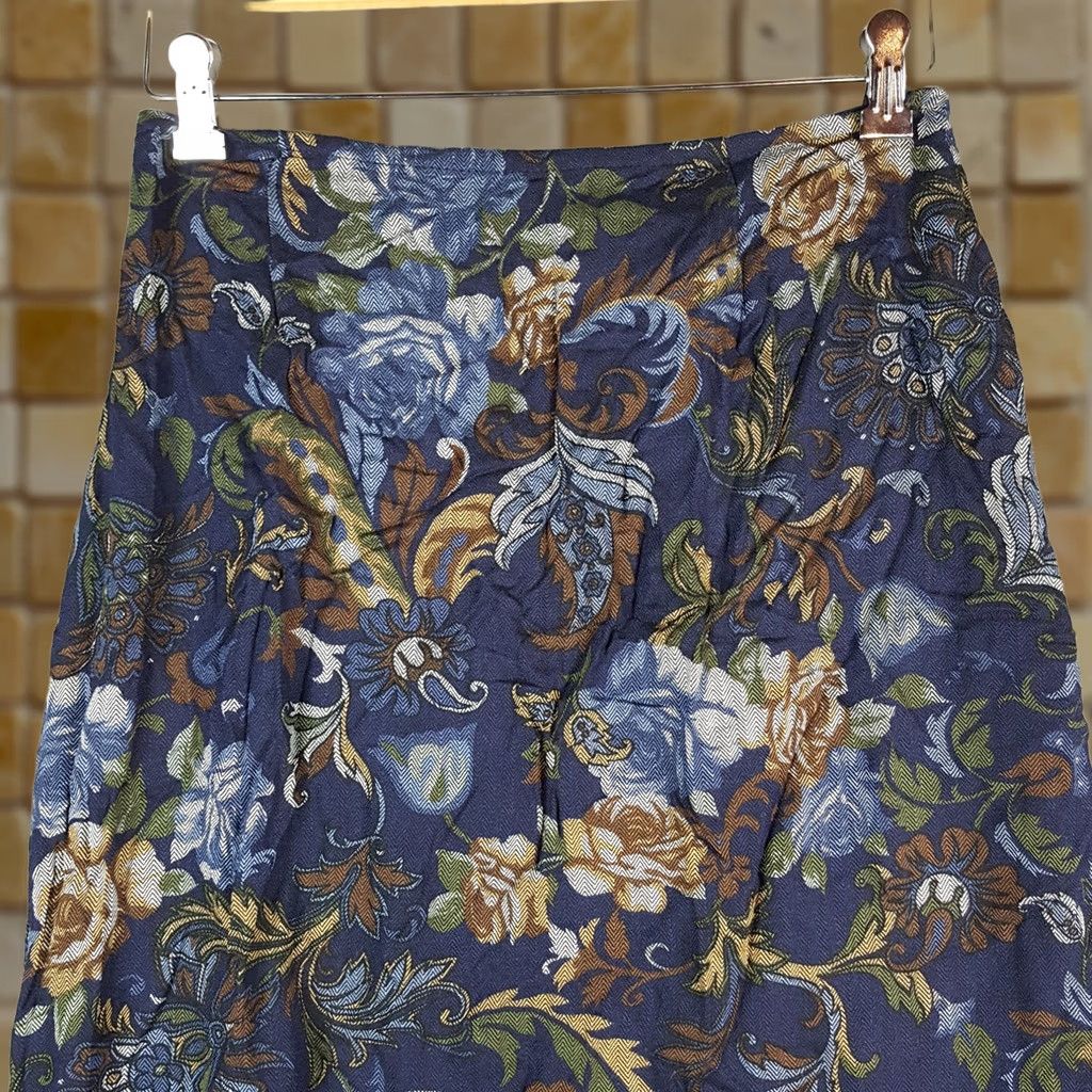 Vintage Vintage Floral Print Breathable Rayon Women's Size M Maxi Long Skirt Size 32" / US 10 / IT 46 - 1 Thumbnail