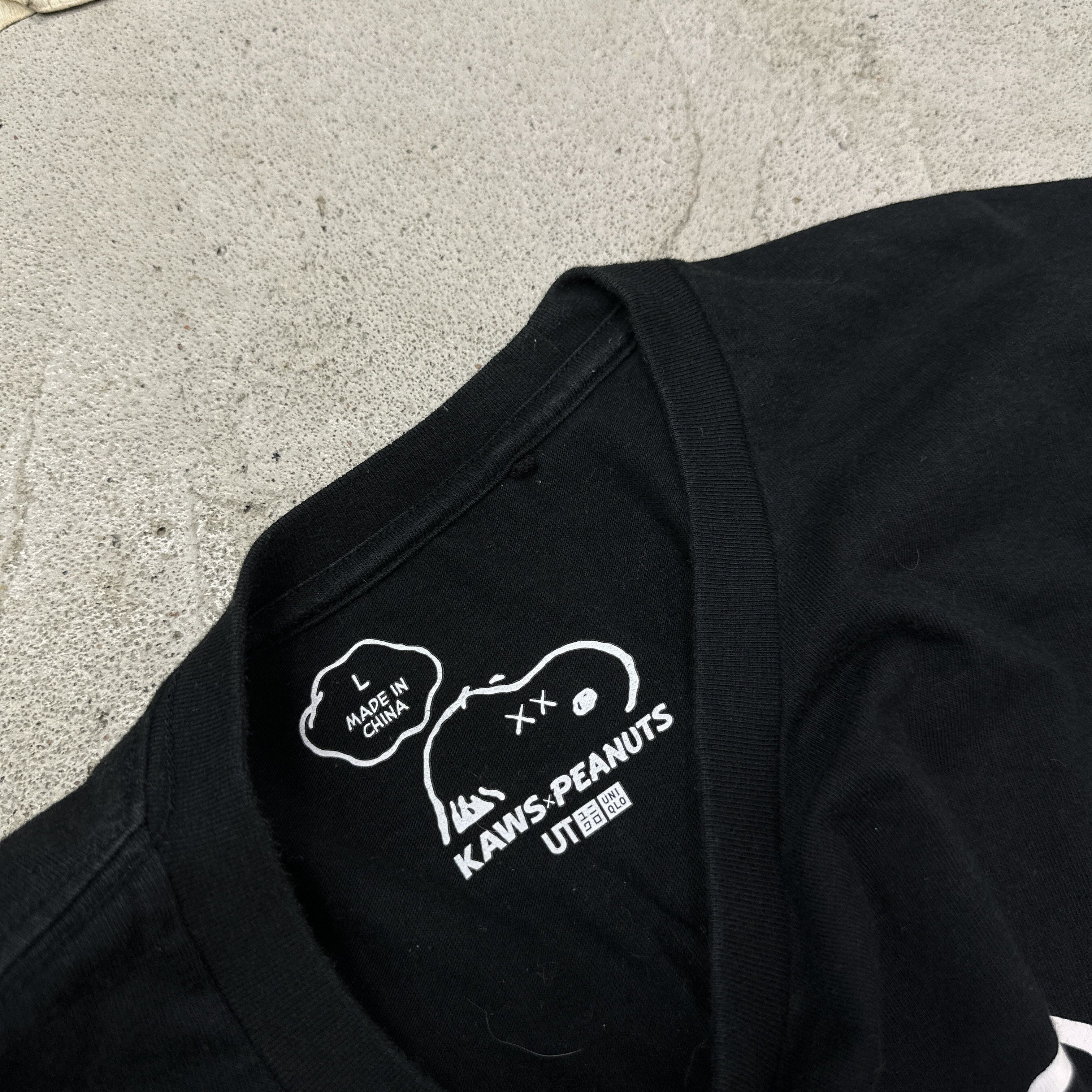 Kaws × Peanuts × Uniqlo Vintage Snoopy KAWS x Peanuts x UNIQLO T-shirt 00s Size US L / EU 52-54 / 3 - 5 Thumbnail