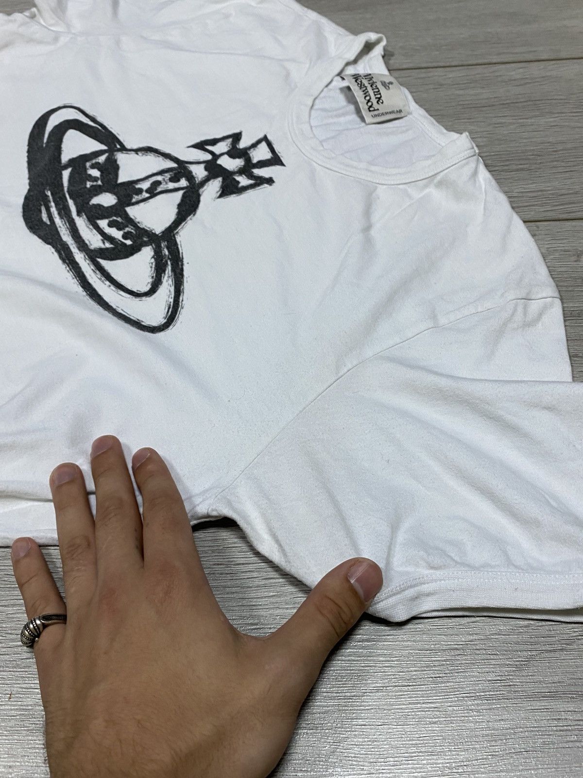 Vivienne Westwood Vivienne Westwood brushstroke vintage big orb t-shirt Size US XL / EU 56 / 4 - 9 Thumbnail