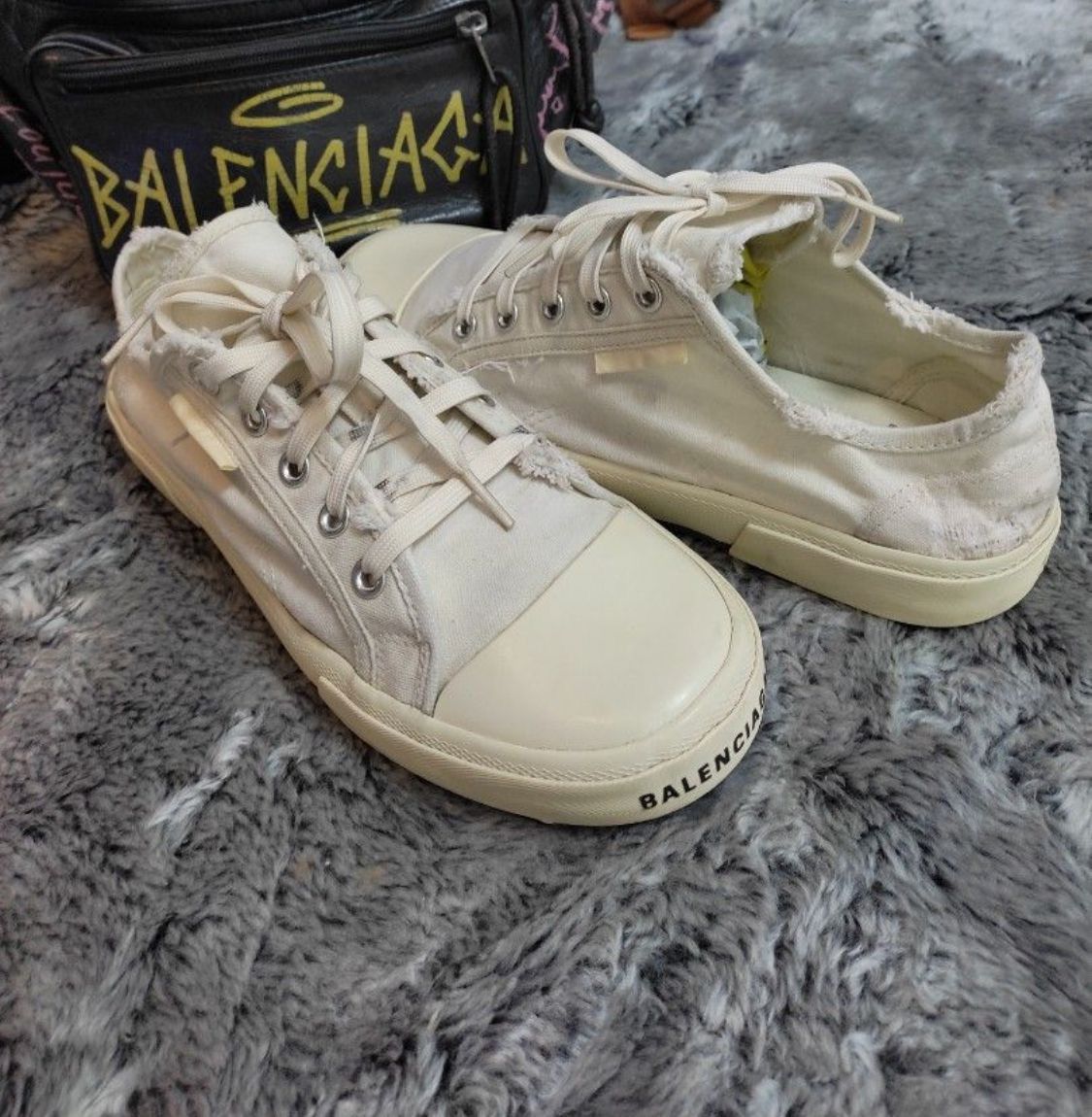 Balenciaga DESTROYED DISTRESSED